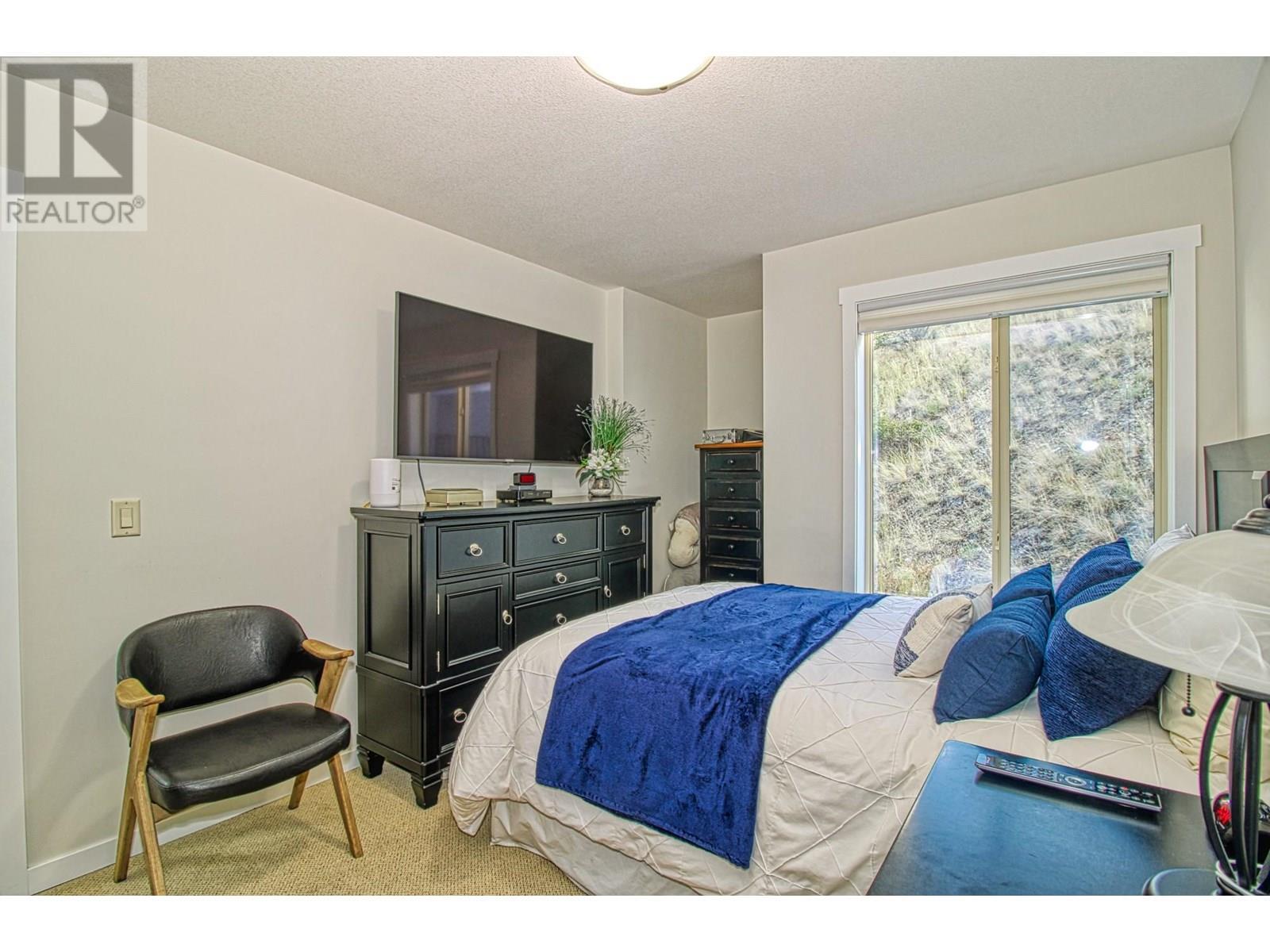 KELOWNA, British Columbia, V1Z 3R8, CA, 3 Bedrooms Bedrooms, ,2 BathroomsBathrooms,Residential,For Sale,1951529