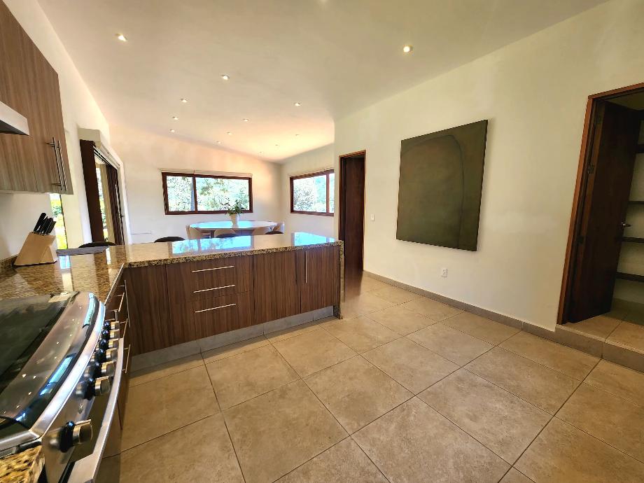 Valle de Bravo, Estado de México, 51200, Mexico, 4 Bedrooms Bedrooms, ,5 BathroomsBathrooms,Residential,For Sale,1917962