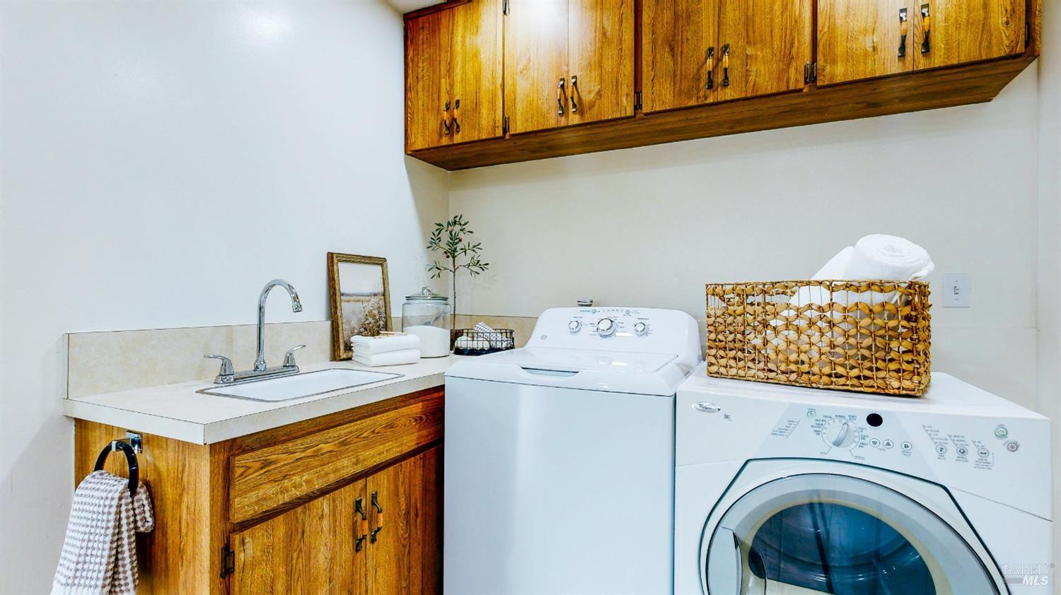 Petaluma, California, 94952, United States, 3 Bedrooms Bedrooms, ,2 BathroomsBathrooms,Residential,For Sale,2008793