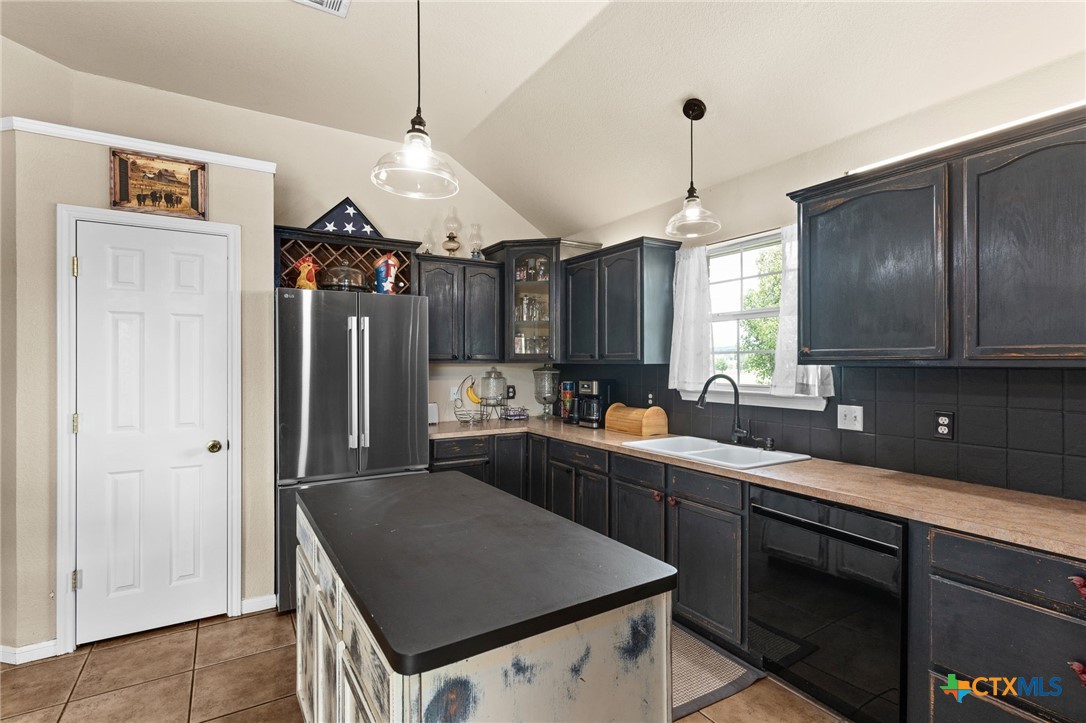 Gatesville, Texas, 76528, United States, 4 Bedrooms Bedrooms, ,2 BathroomsBathrooms,Residential,For Sale,1889930