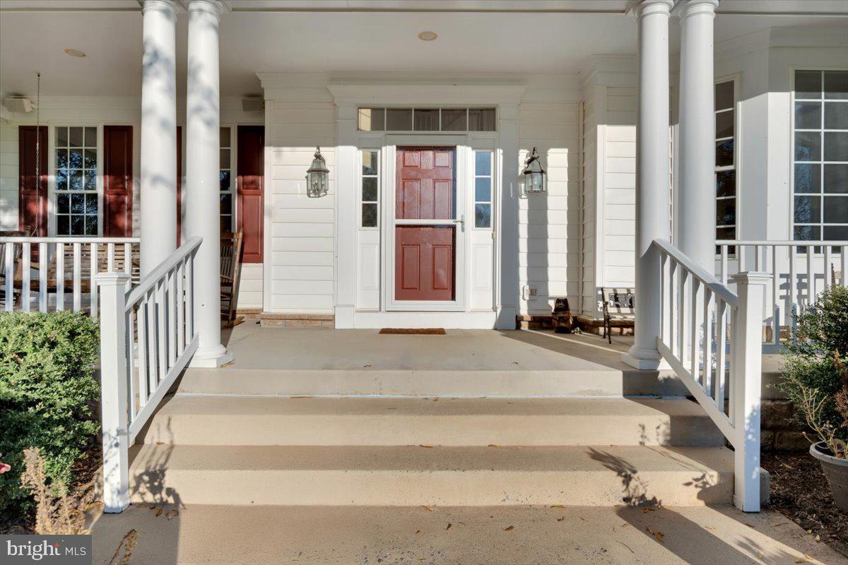 Hamilton, Virginia, 20158, United States, 4 Bedrooms Bedrooms, ,5 BathroomsBathrooms,Residential,For Sale,1987096