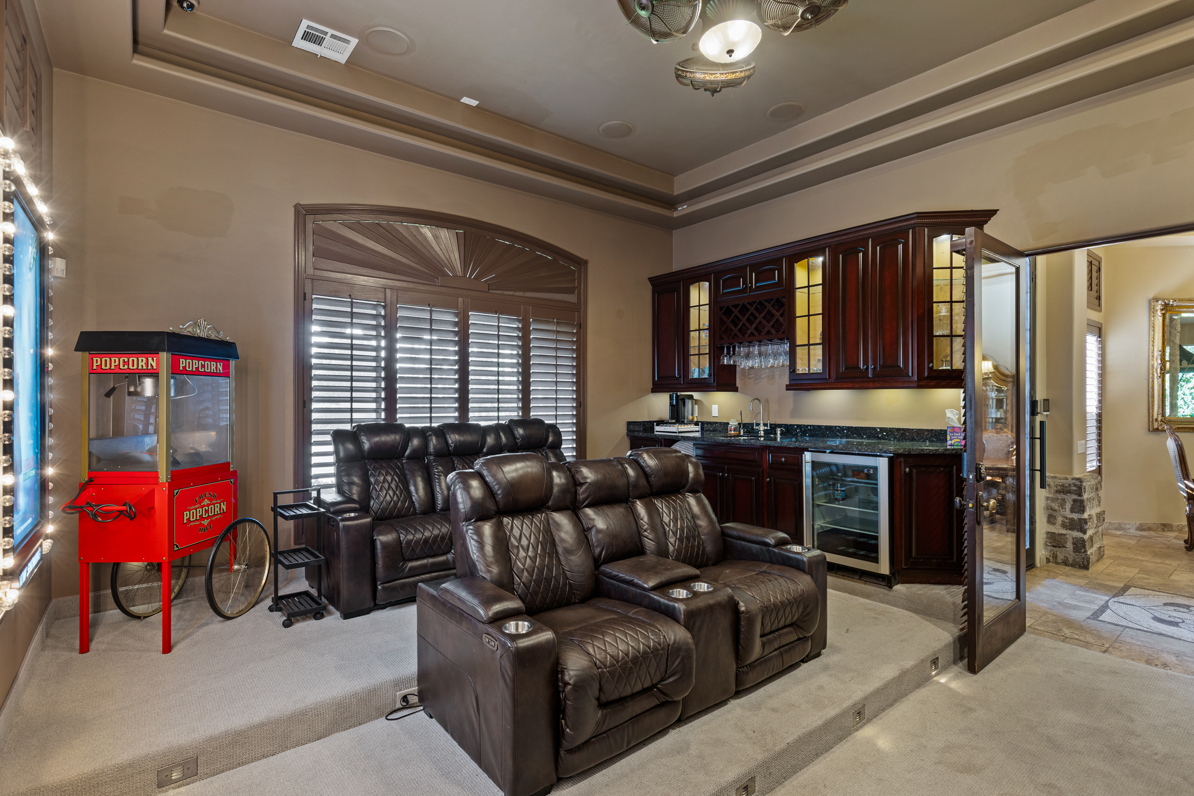 Tempe, Arizona, 85284, United States, 5 Bedrooms Bedrooms, ,3 BathroomsBathrooms,Residential,For Sale,1989924