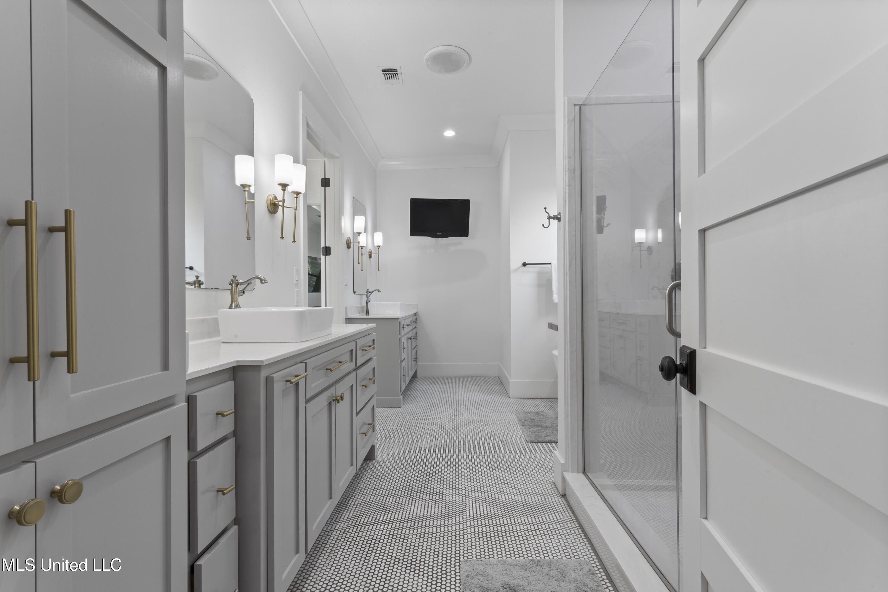 Biloxi, Mississippi, 39531, United States, 4 Bedrooms Bedrooms, ,4 BathroomsBathrooms,Residential,For Sale,1978703