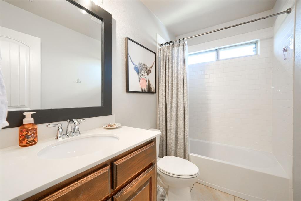 Rockwall, Texas, 75087, United States, 4 Bedrooms Bedrooms, ,4 BathroomsBathrooms,Residential,For Sale,1955135