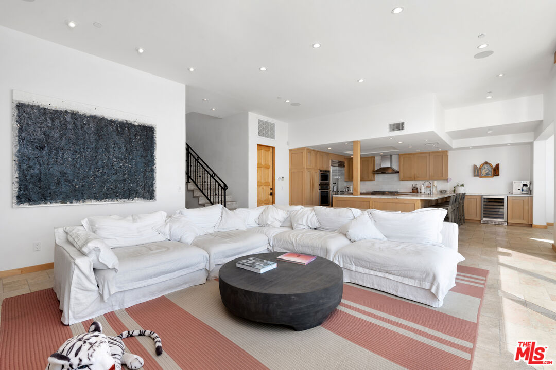 Malibu, California, 90265, United States, 3 Bedrooms Bedrooms, ,3 BathroomsBathrooms,Residential,For Sale,2002033