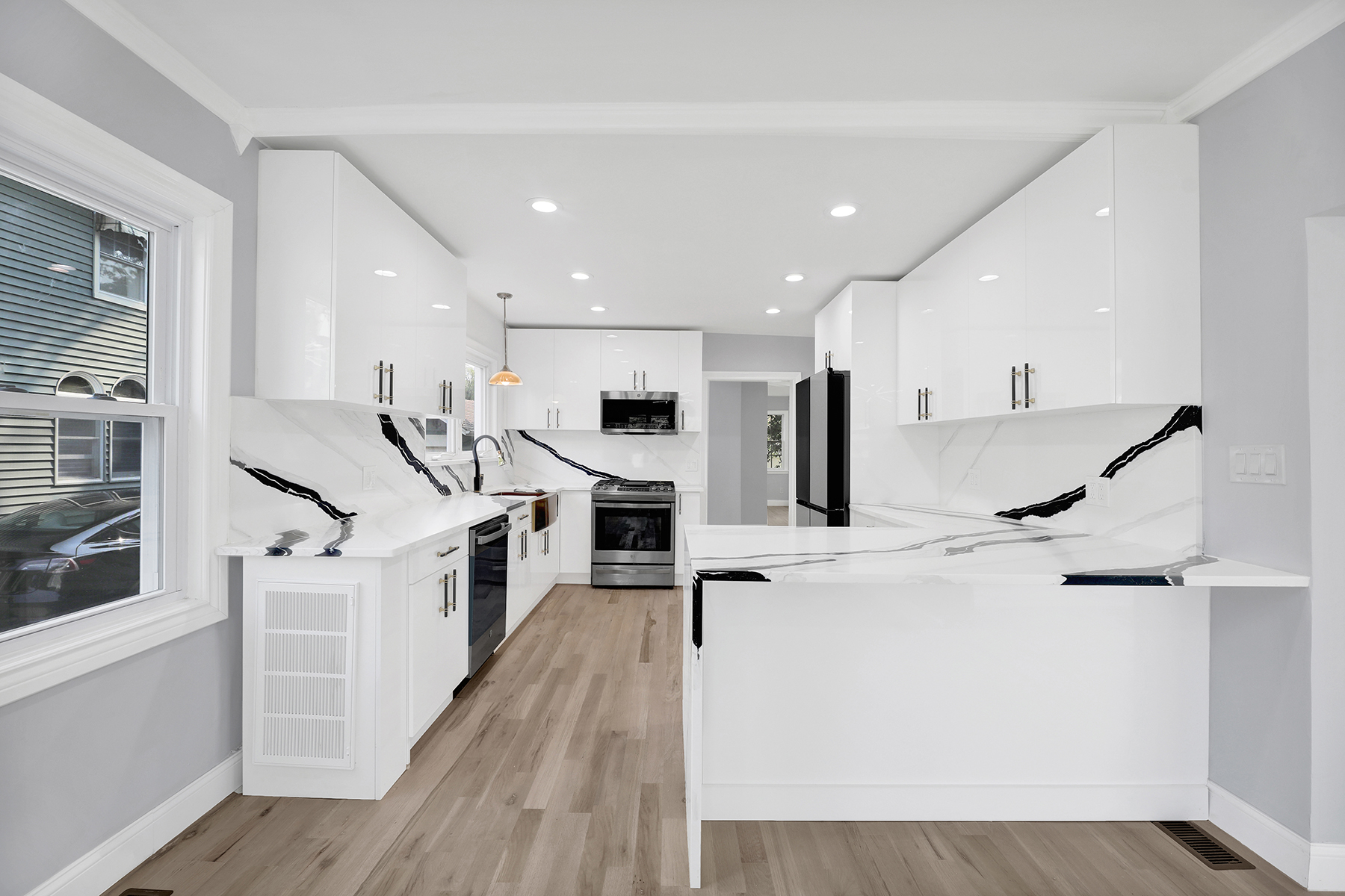 Oceanside, New York, 11572, United States, 5 Bedrooms Bedrooms, ,3 BathroomsBathrooms,Residential,For Sale,1914667