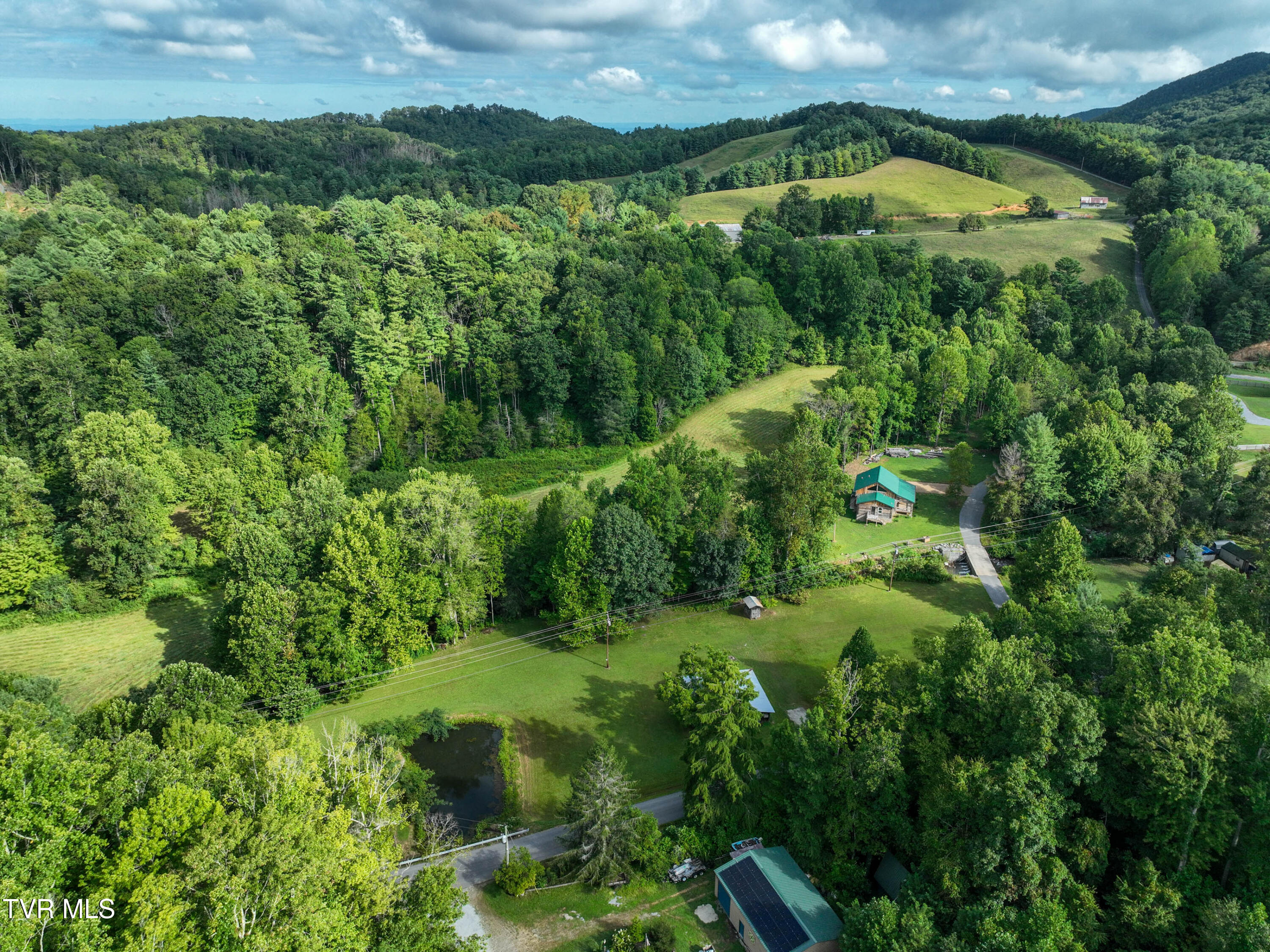 Greeneville, Tennessee, 37743, United States, 4 Bedrooms Bedrooms, ,3 BathroomsBathrooms,Residential,For Sale,1976358