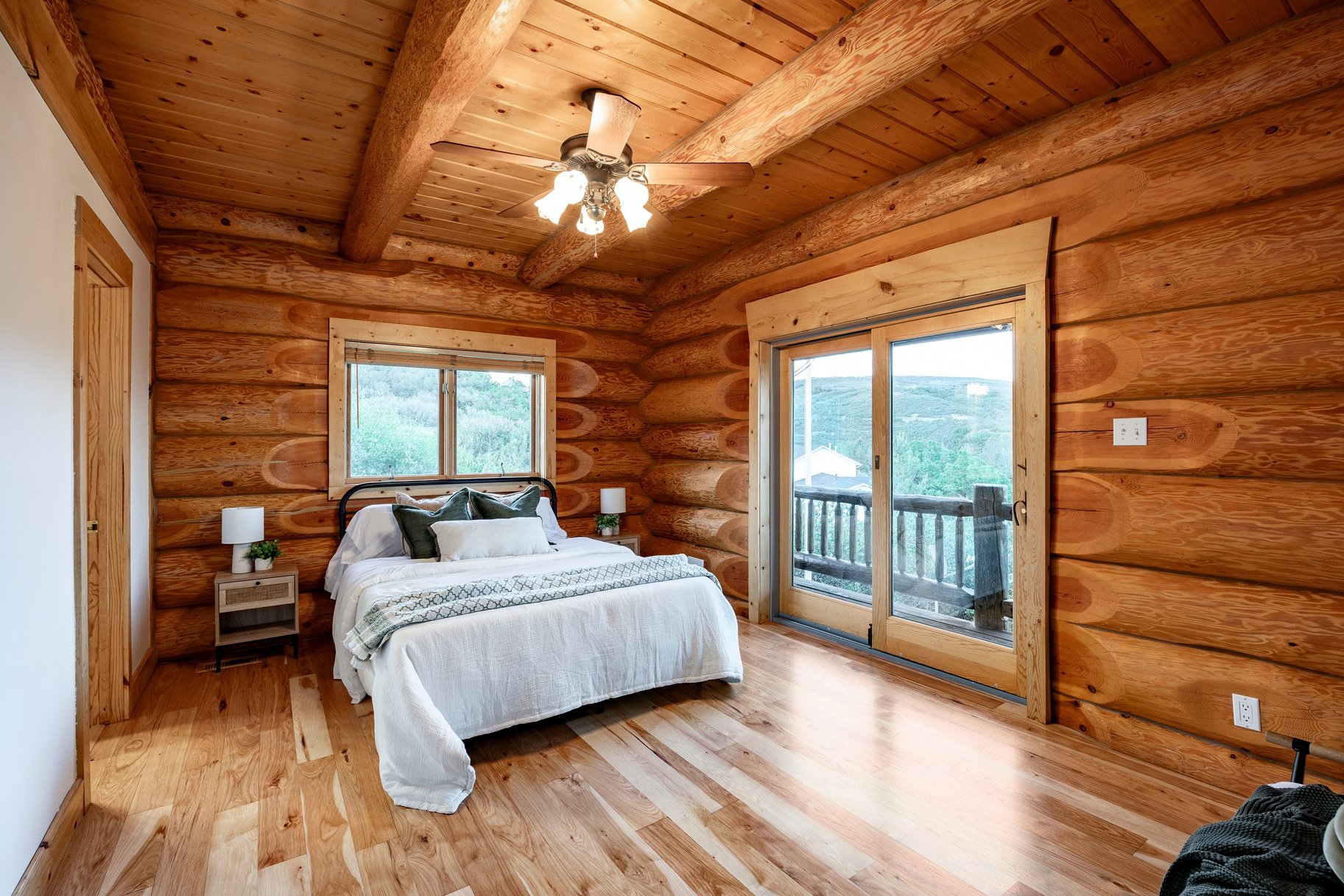  Refined Mountain Home on 1.27 Acres Near Snowbasin - 物件實景