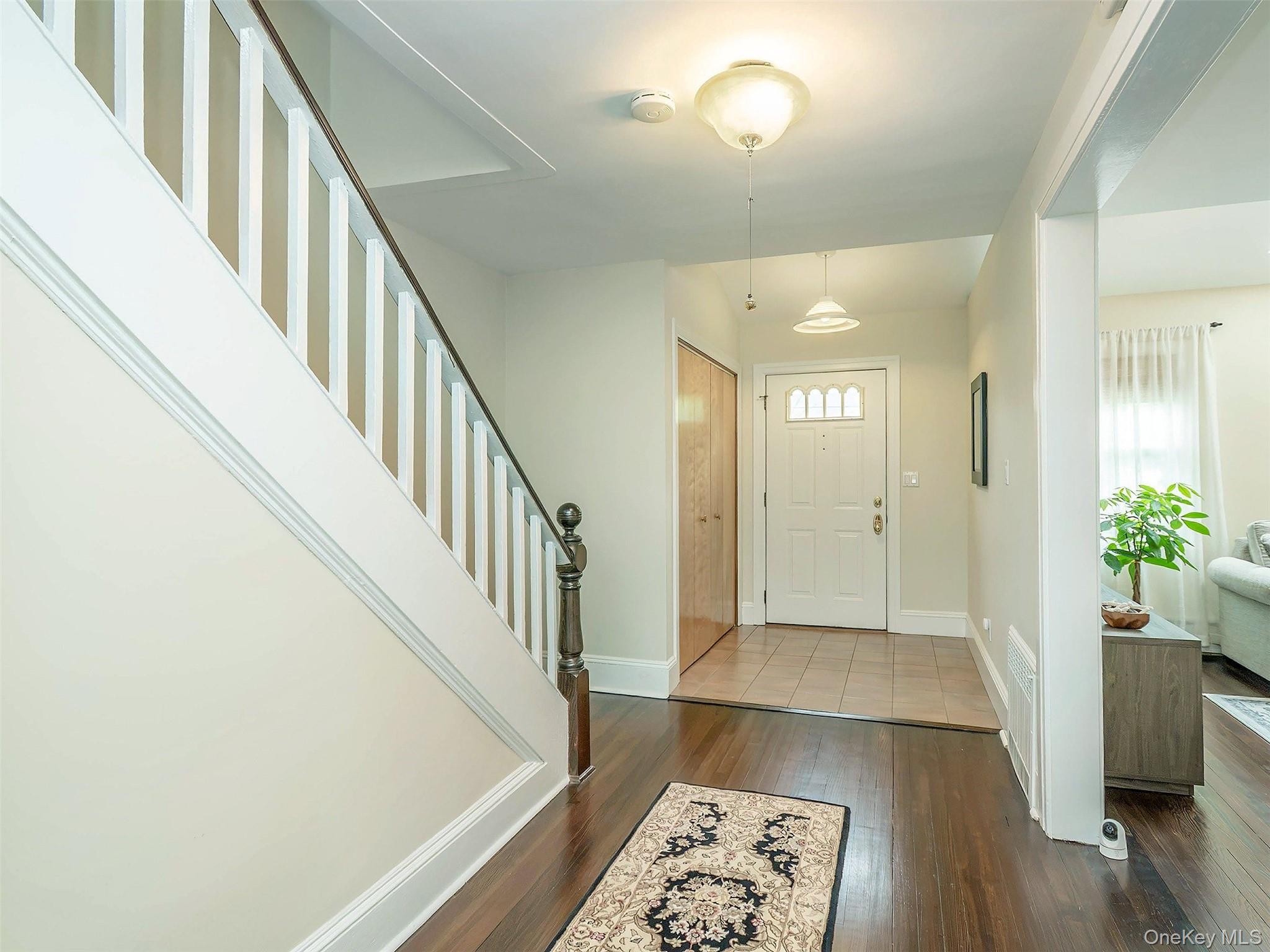  1 Raymond Street, Glen Cove, NY, 11542 - 物件實景