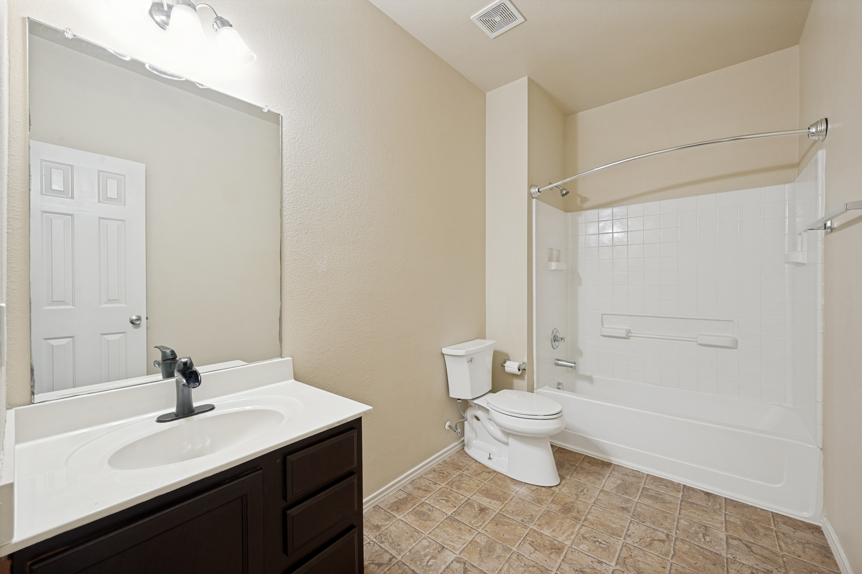  1339 4th Street, Grand Prairie, TX, 75051 - 物件實景