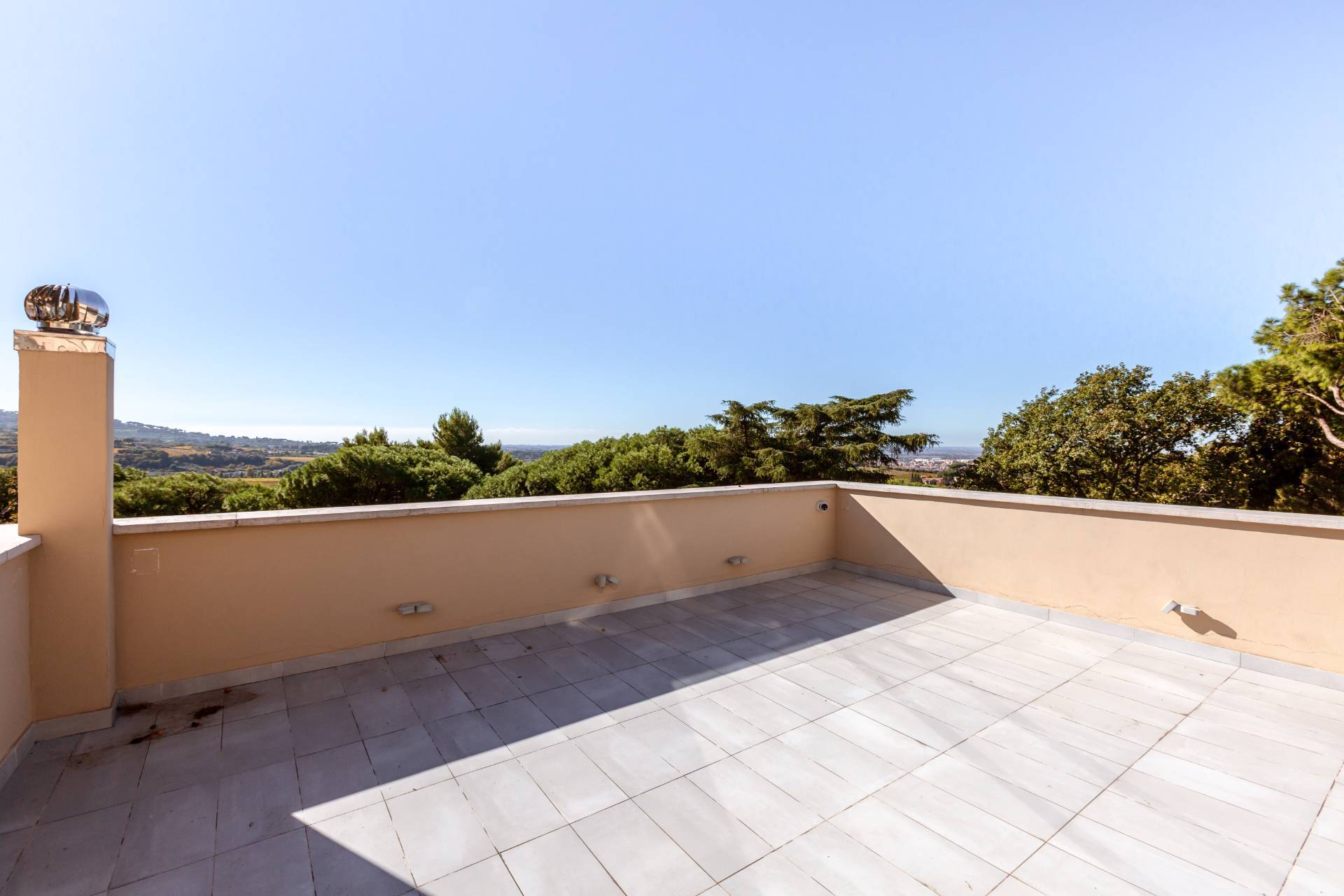 Grottaferrata, Roma, 00046, IT, 4 Bedrooms Bedrooms, ,2 BathroomsBathrooms,Residential,For Sale,1989453