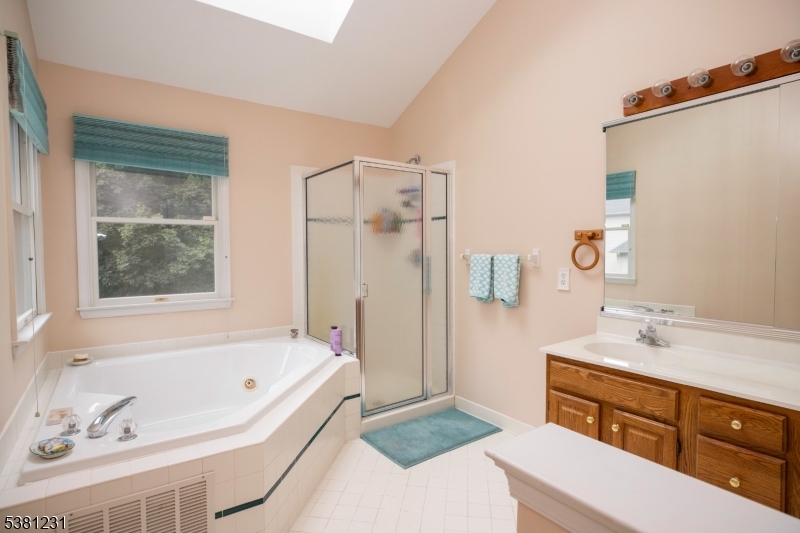 Mount Olive Twp., New Jersey, 07836-4410, United States, 4 Bedrooms Bedrooms, ,3 BathroomsBathrooms,Residential,For Sale,1944608