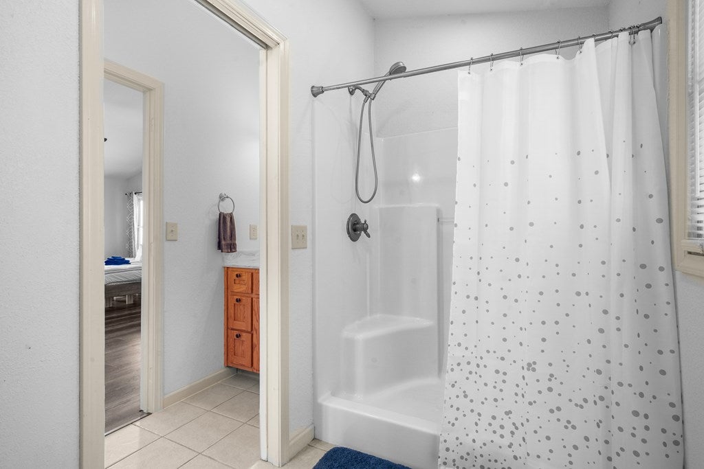 Murphy, North Carolina, 28096, United States, 4 Bedrooms Bedrooms, ,4 BathroomsBathrooms,Residential,For Sale,1871298