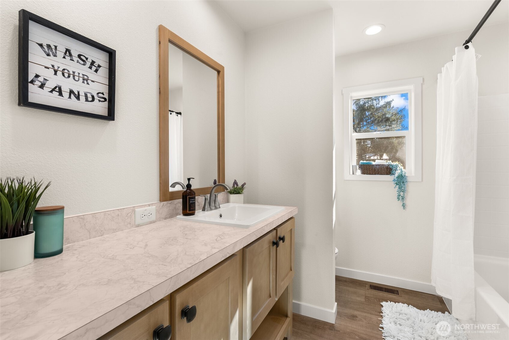 Napavine, Washington, 98565, United States, 5 Bedrooms Bedrooms, ,2 BathroomsBathrooms,Residential,For Sale,1981873