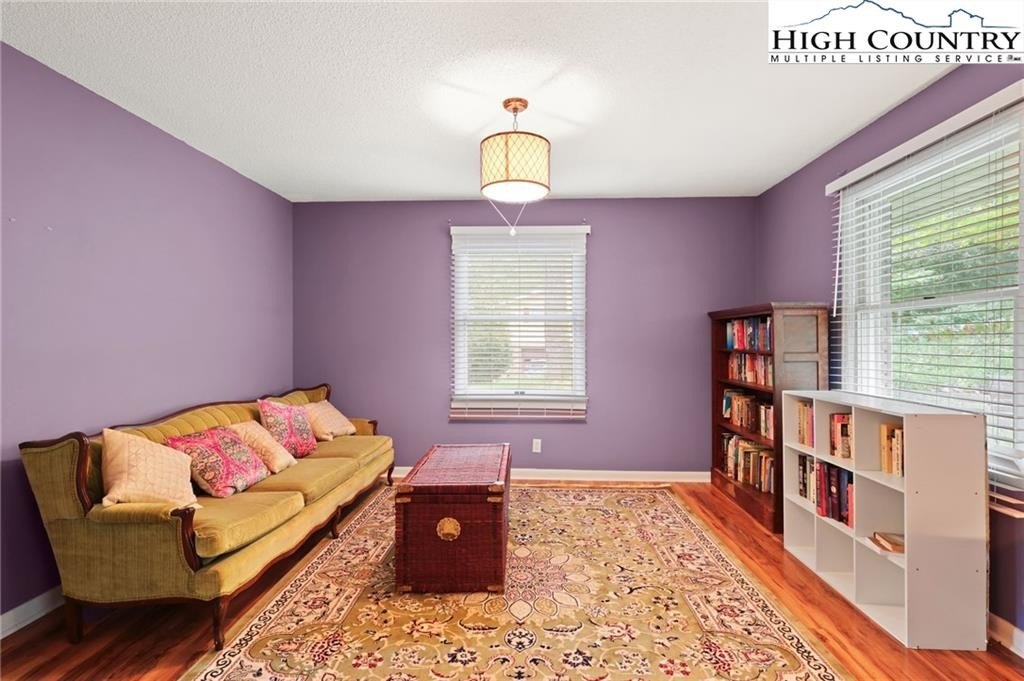 Boone, North Carolina, 28607, United States, 3 Bedrooms Bedrooms, ,3 BathroomsBathrooms,Residential,For Sale,1974866