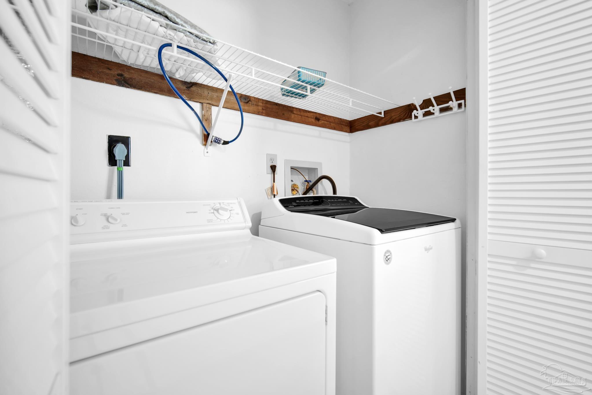 Navarre Beach, Florida, 32566, United States, 2 Bedrooms Bedrooms, ,3 BathroomsBathrooms,Residential,For Sale,1968744