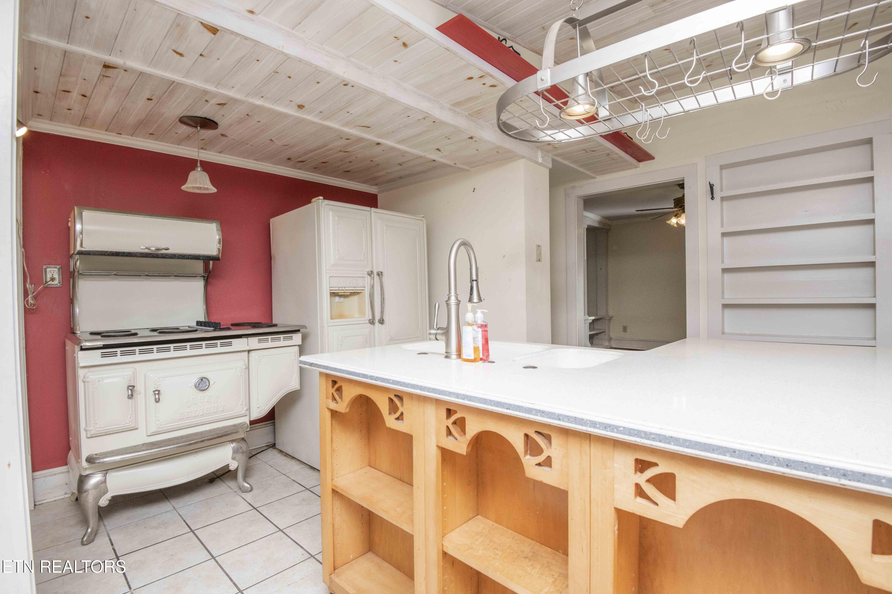 Rockford, Tennessee, 37853, United States, 3 Bedrooms Bedrooms, ,3 BathroomsBathrooms,Residential,For Sale,1984254