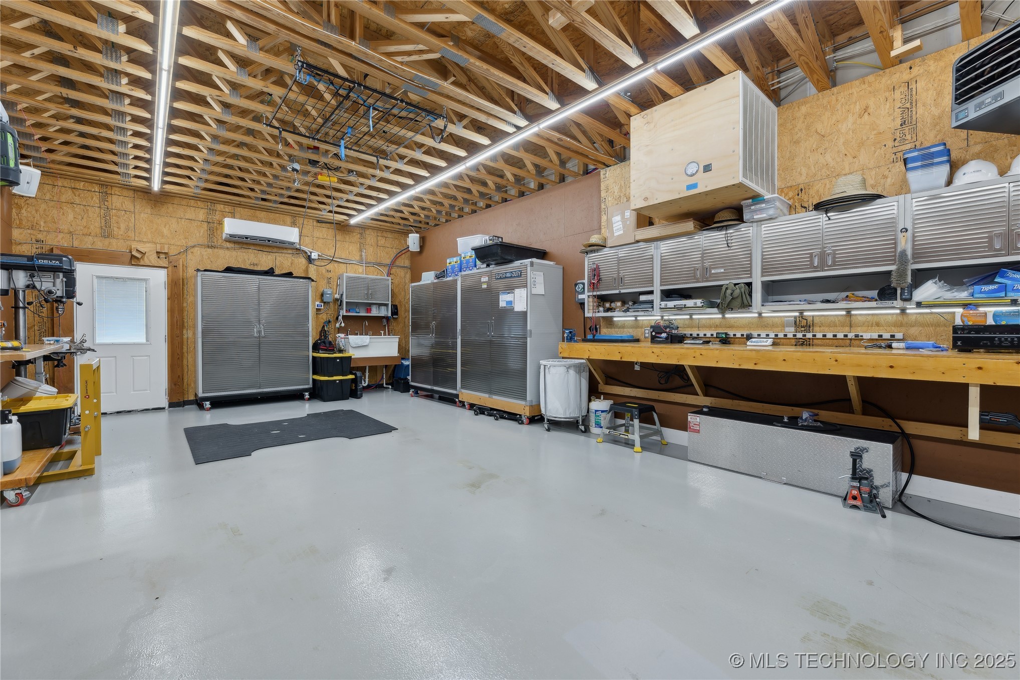 Glenpool, Oklahoma, 74033, United States, 2 Bedrooms Bedrooms, ,2 BathroomsBathrooms,Residential,For Sale,1991675