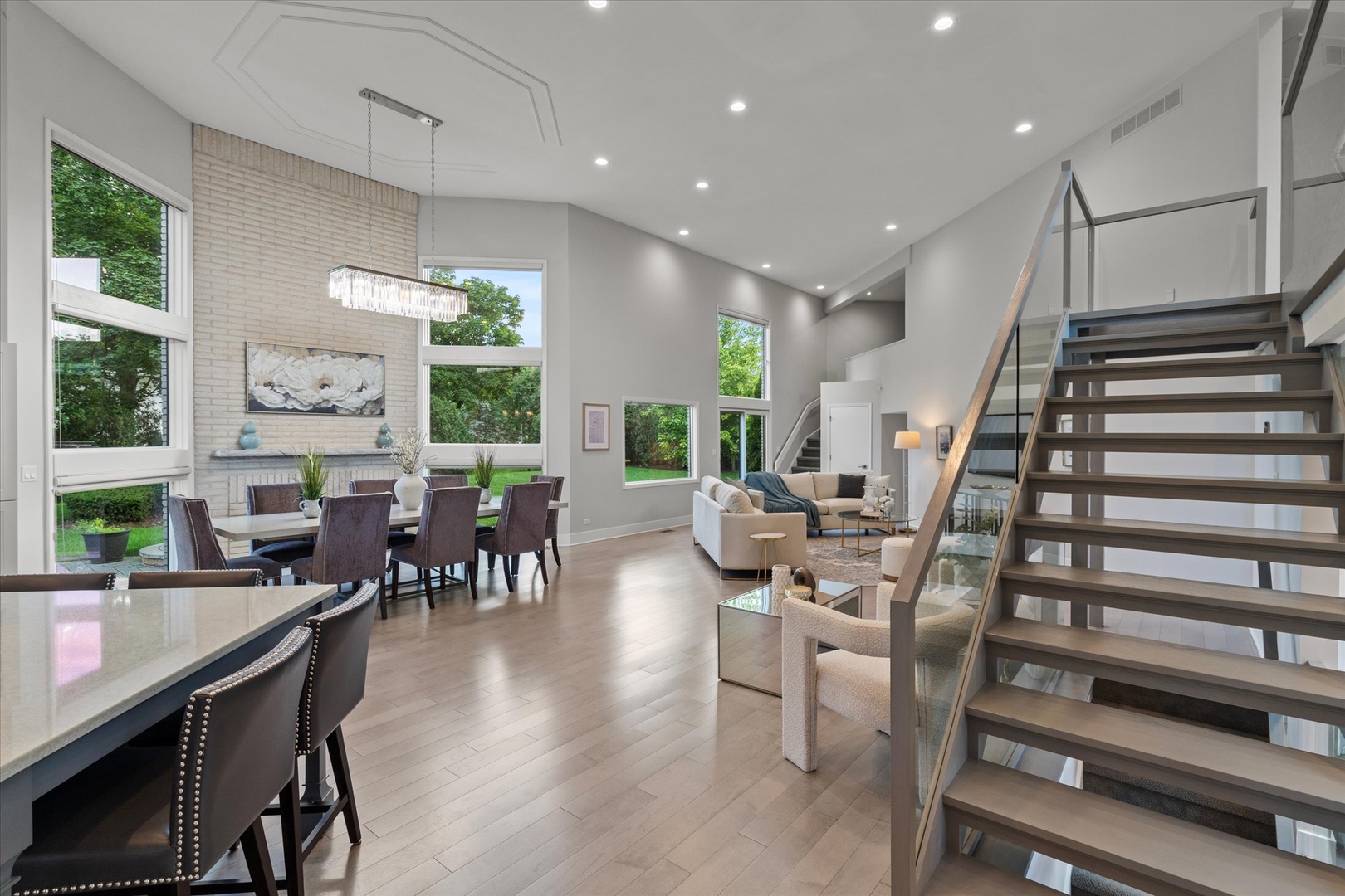 Oak Brook, Illinois, 60523, United States, 5 Bedrooms Bedrooms, ,6 BathroomsBathrooms,Residential,For Sale,1903537