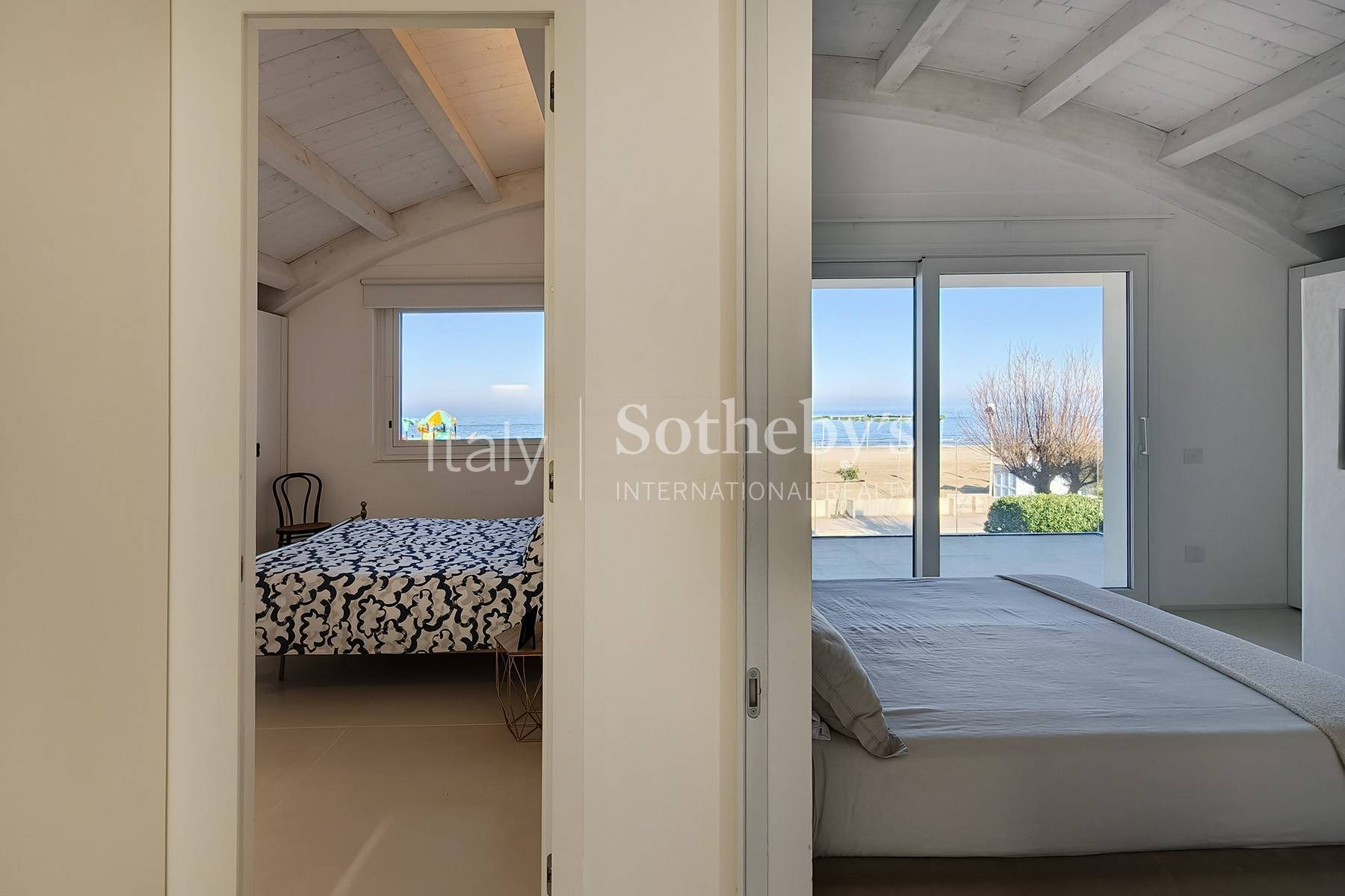  Rare Contemporary Seafront Residence in Le Marche - 物件實景