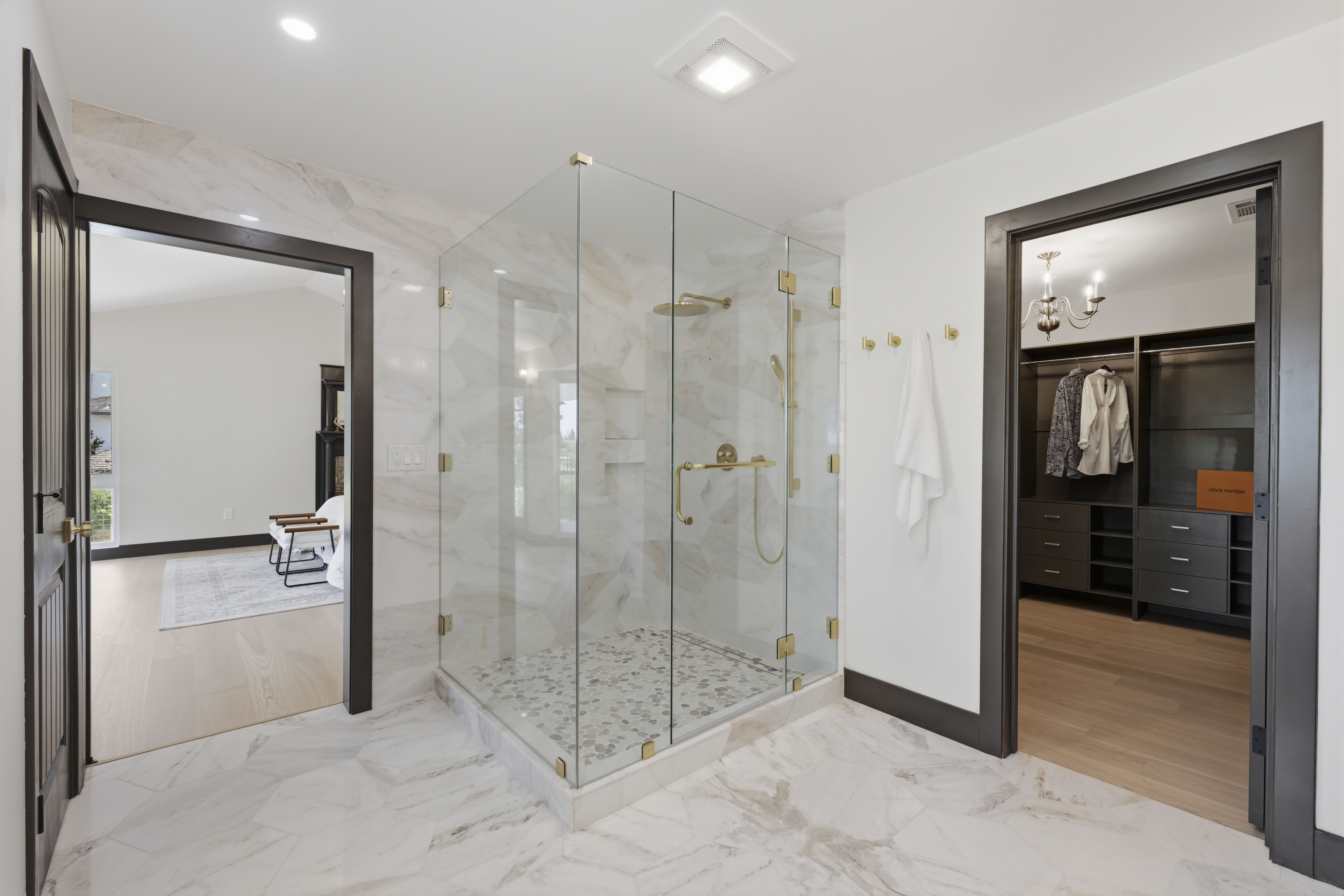  9815 Mira Del Rio Drive, Sacramento, CA 95827 - 物件實景