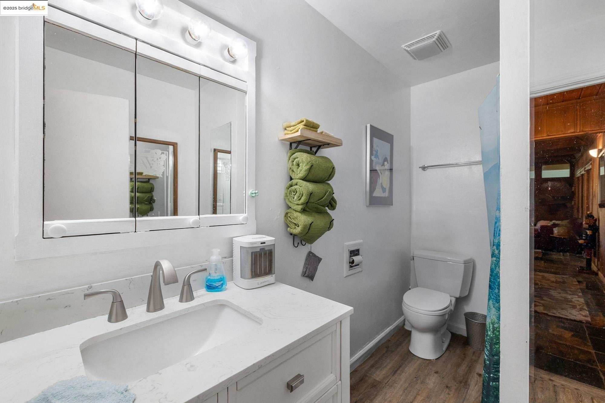 Mi Wuk Village, California, 95346, United States, 5 Bedrooms Bedrooms, ,3 BathroomsBathrooms,Residential,For Sale,1991083