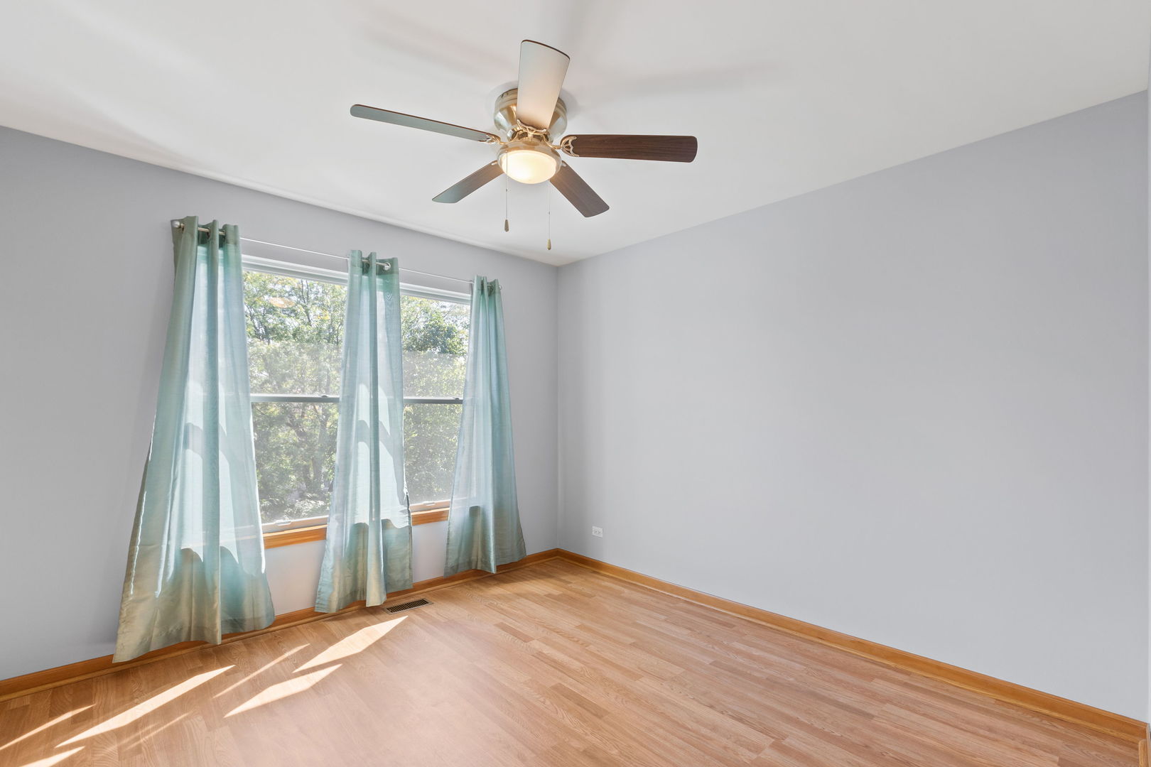 Sugar Grove, Illinois, 60554, United States, 5 Bedrooms Bedrooms, ,4 BathroomsBathrooms,Residential,For Sale,1949761