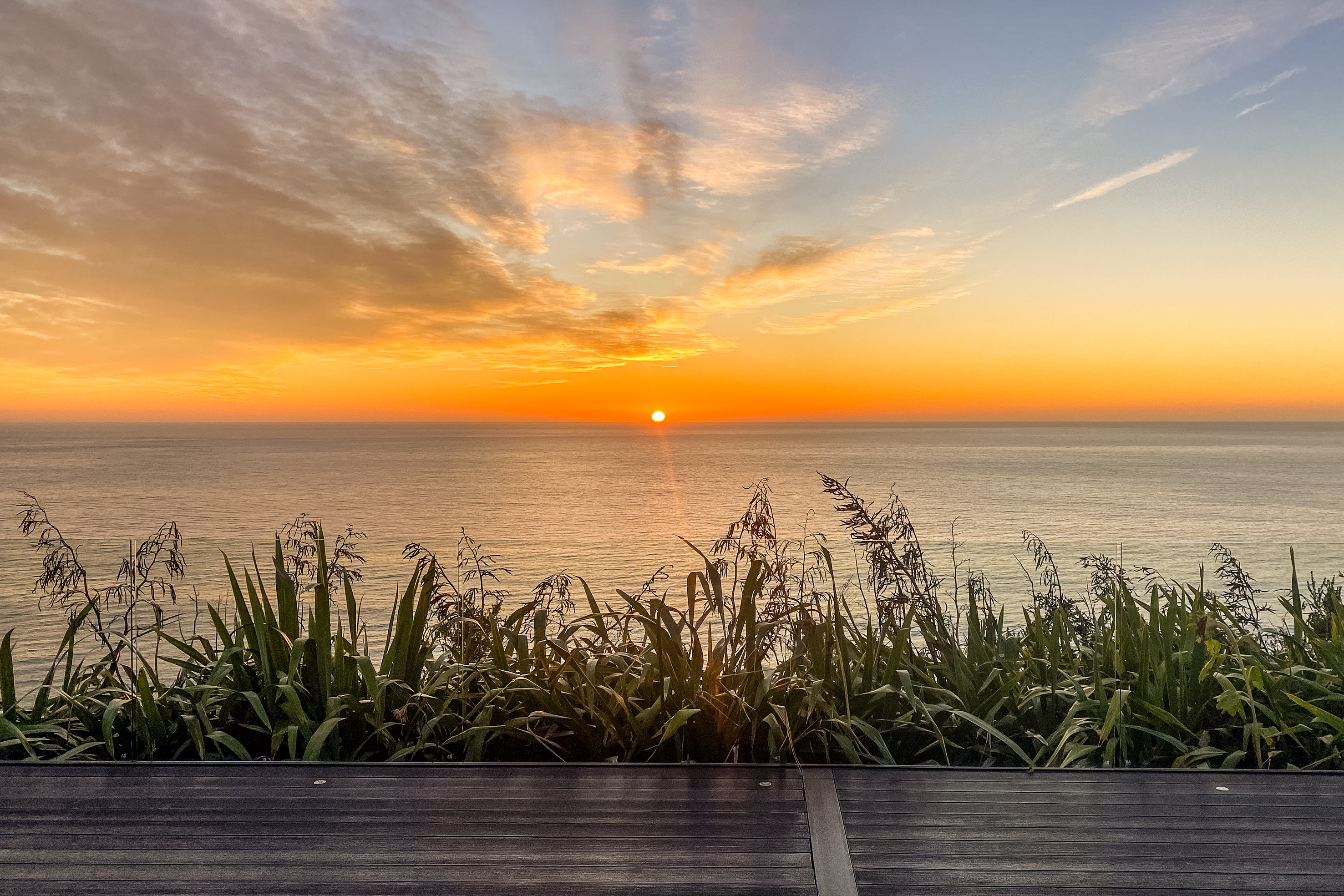  Outstanding Buying on Bluff Hill - 物件實景