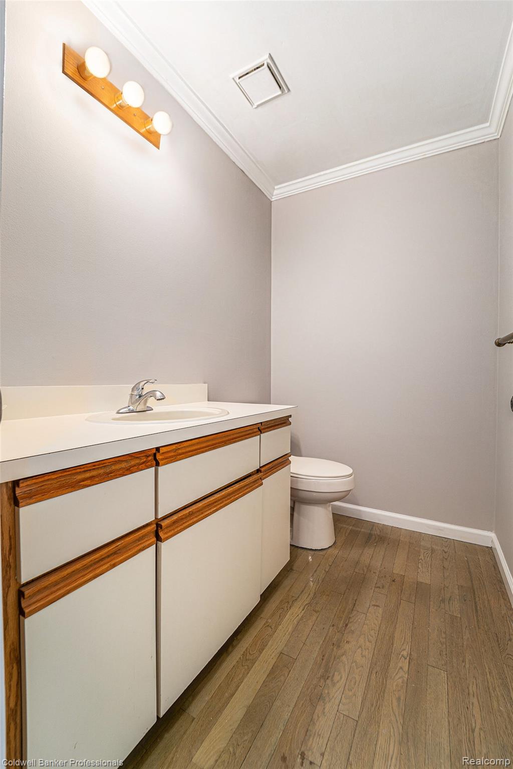 ShelbyTwp, Michigan, 48315, United States, 3 Bedrooms Bedrooms, ,4 BathroomsBathrooms,Residential,For Sale,1967840