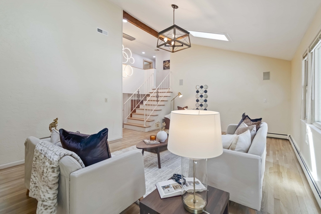 Natick, Massachusetts, 01760, United States, 4 Bedrooms Bedrooms, ,4 BathroomsBathrooms,Residential,For Sale,1950853