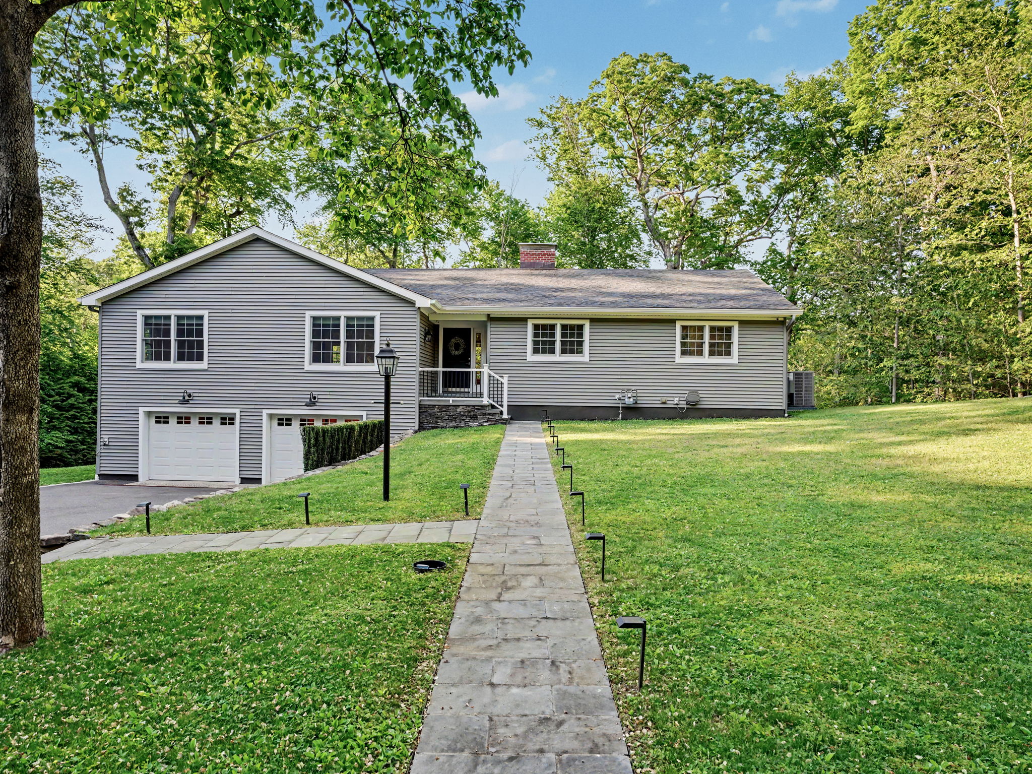  Turn-Key North Stamford Ranch with Private Pond Views - 物件實景