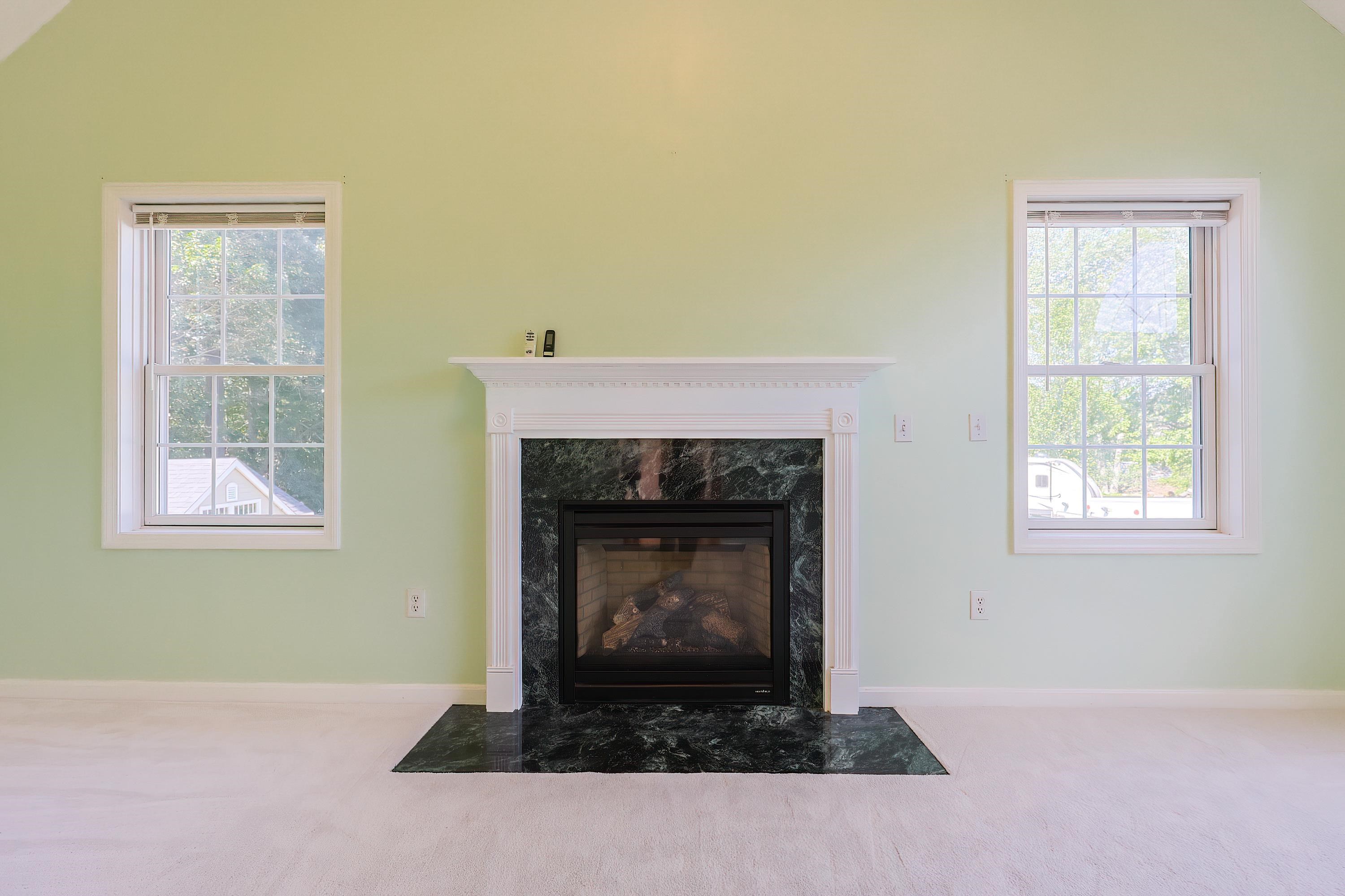Derry, New Hampshire, 03038, United States, 3 Bedrooms Bedrooms, ,2 BathroomsBathrooms,Residential,For Sale,1926194