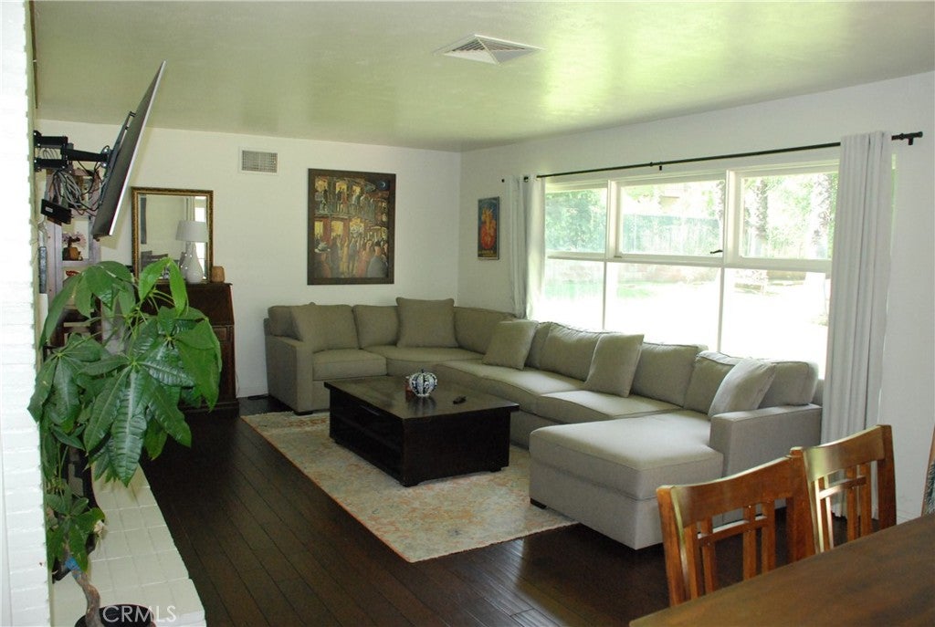 Redlands, California, 92373, United States, 3 Bedrooms Bedrooms, ,Residential,For Sale,1870678