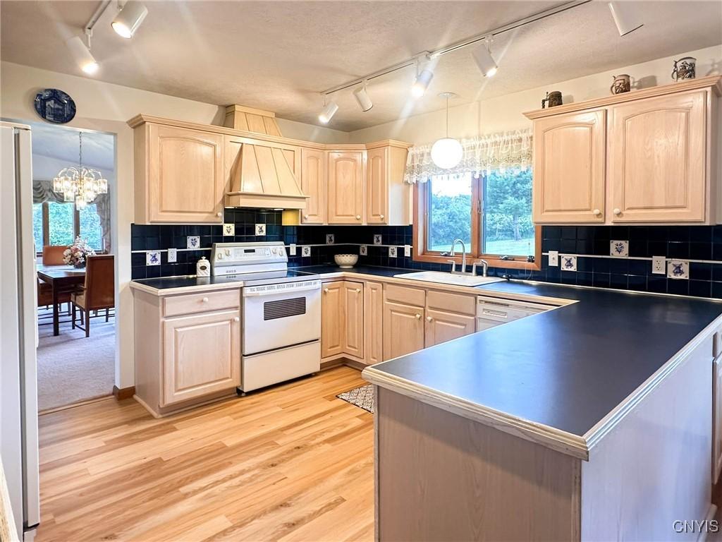Oneida, New York, 13421, United States, 3 Bedrooms Bedrooms, ,2 BathroomsBathrooms,Residential,For Sale,1940517