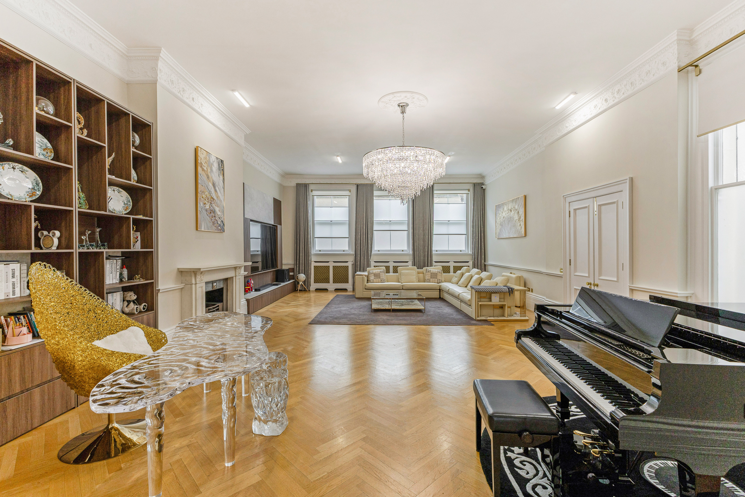  Grand Proportions on in Queen