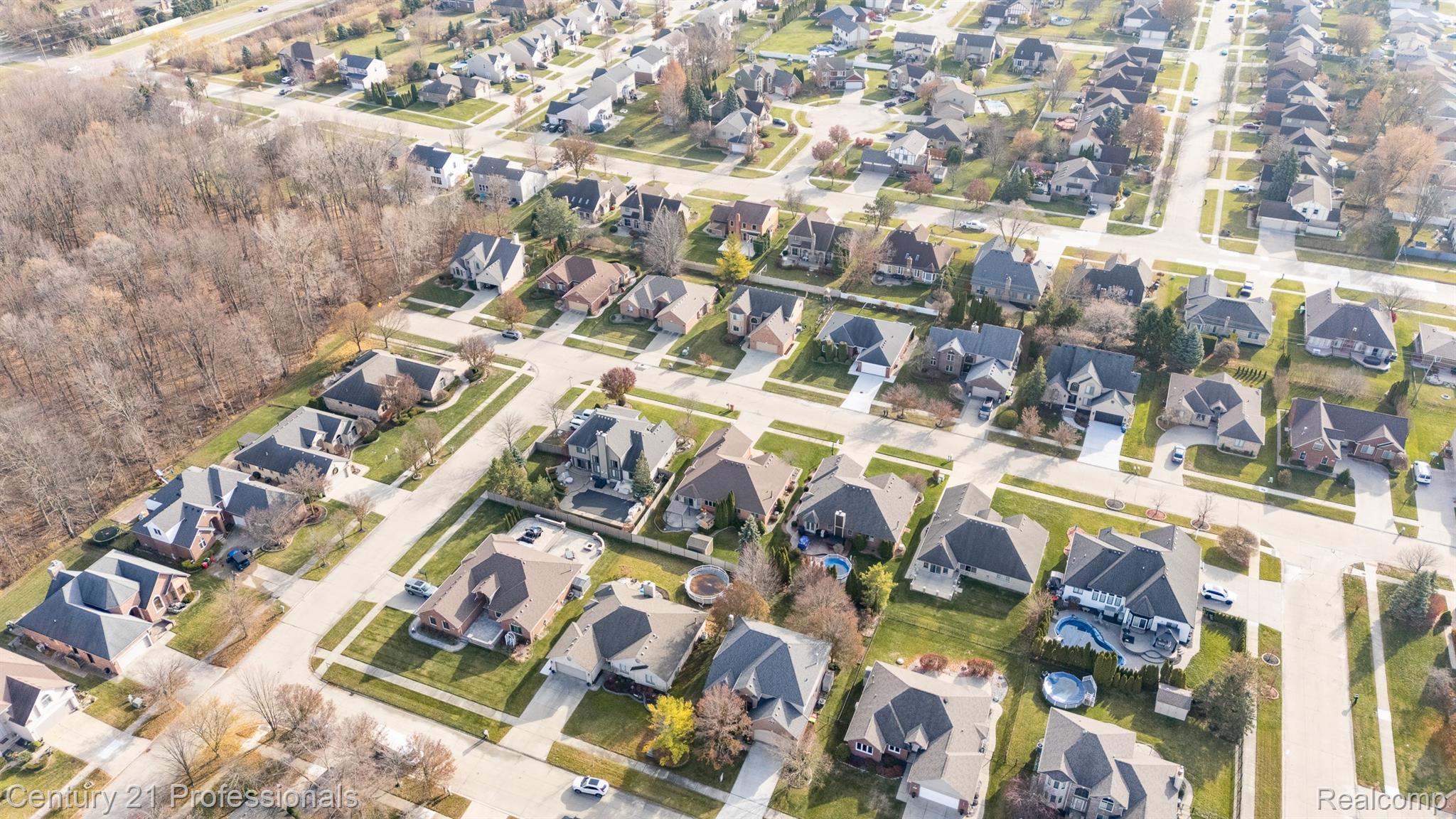 Macomb, Michigan, 48044, United States, 4 Bedrooms Bedrooms, ,3 BathroomsBathrooms,Residential,For Sale,1997727