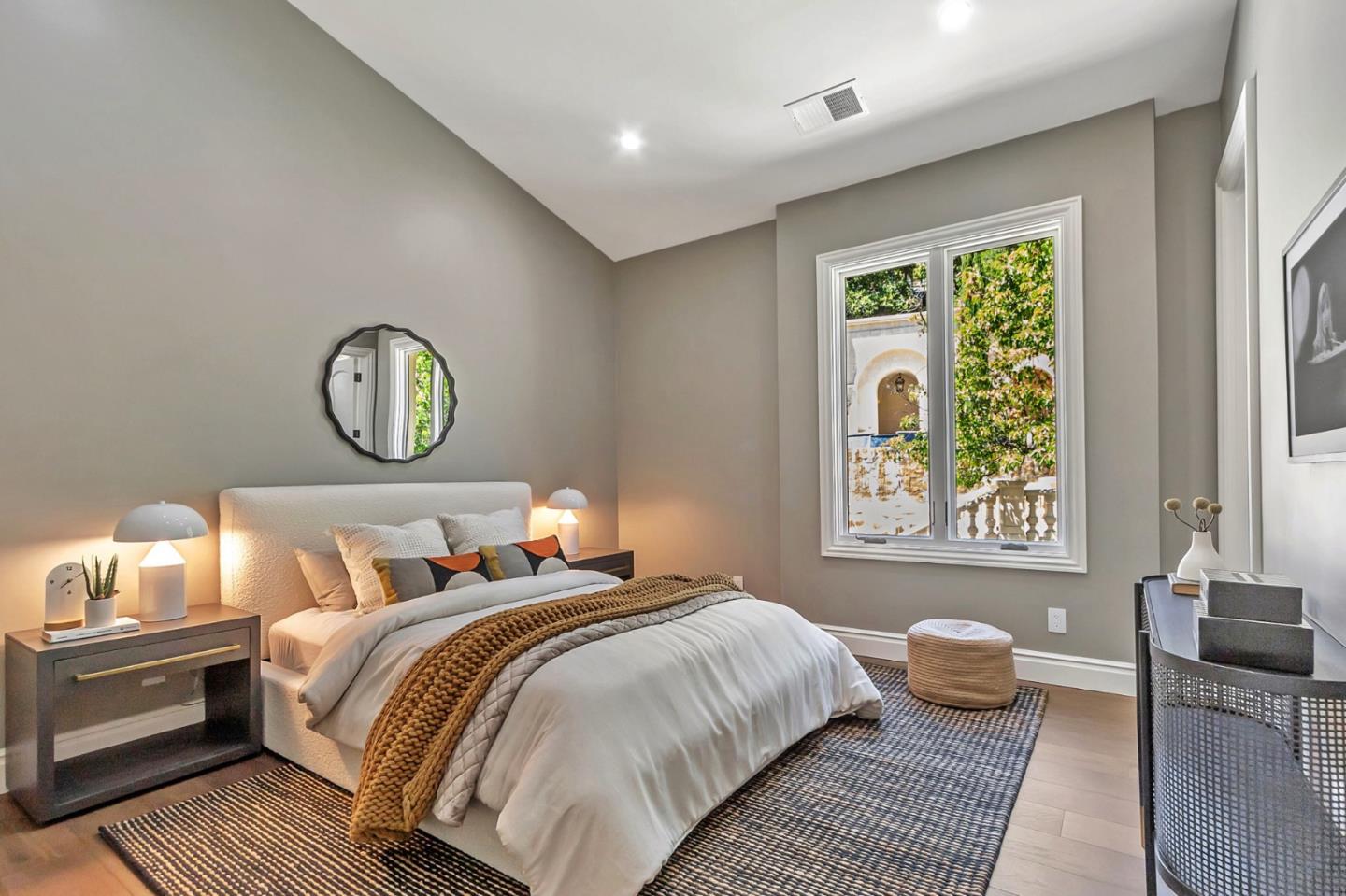 Los Gatos, California, 95032, United States, 8 Bedrooms Bedrooms, ,11 BathroomsBathrooms,Residential,For Sale,1855941