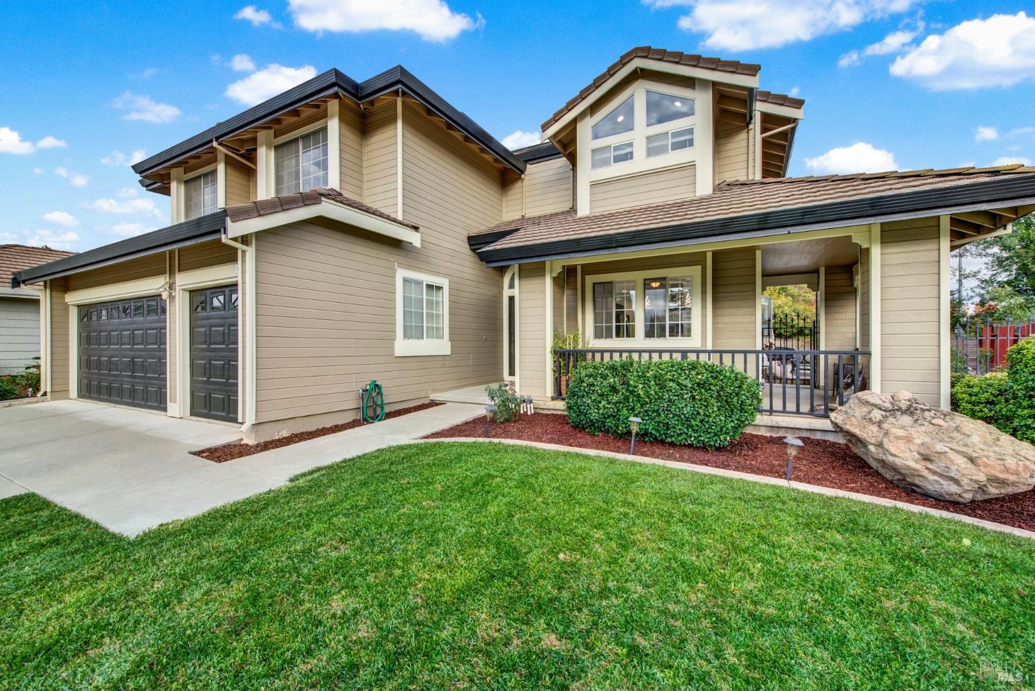 Dixon, California, 95620, United States, 5 Bedrooms Bedrooms, ,3 BathroomsBathrooms,Residential,For Sale,1992877