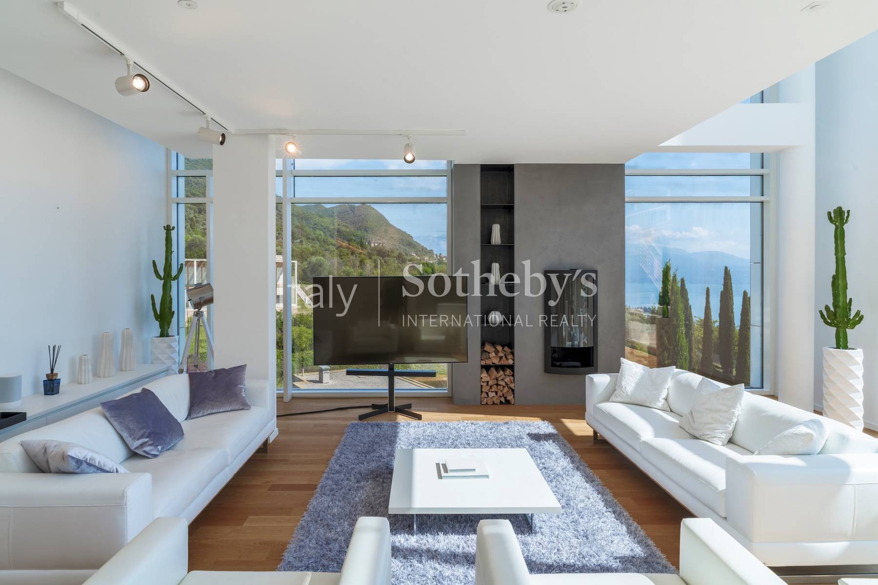  Lake view villa designed by architect Richard Meier - 物件實景