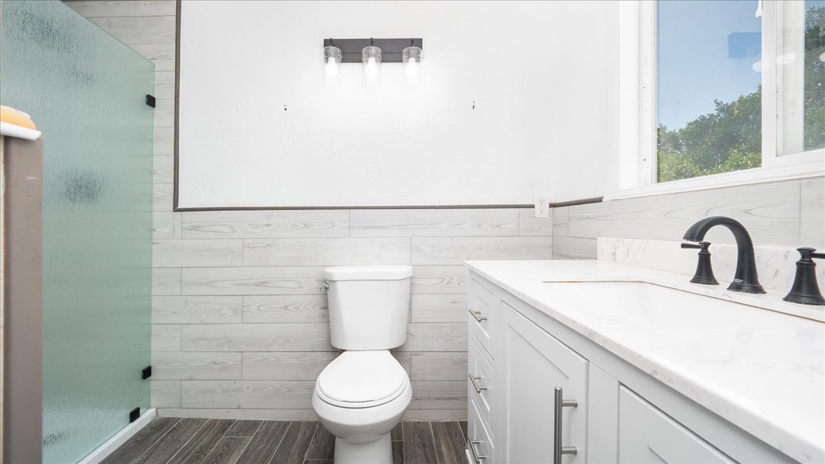 Jurupa Valley, California, 92509, United States, 4 Bedrooms Bedrooms, ,2 BathroomsBathrooms,Residential,For Sale,1927832