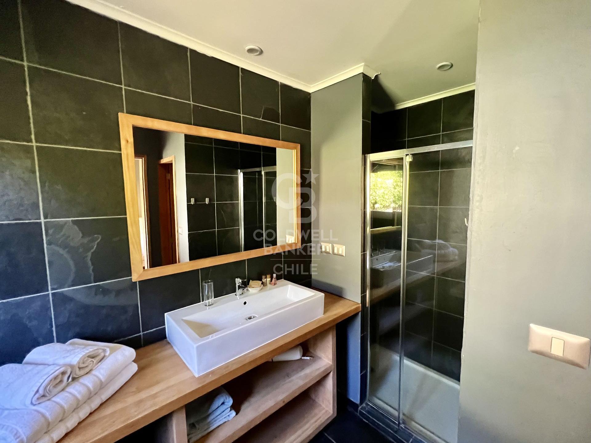 Pucón, Chile, 5 Bedrooms Bedrooms, ,5 BathroomsBathrooms,Residential,For Sale,1684687