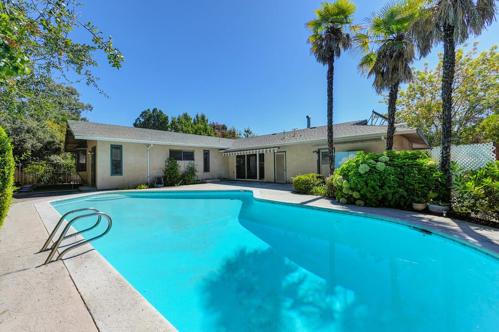 Roseville, California, 95678, United States, 3 Bedrooms Bedrooms, ,2 BathroomsBathrooms,Residential,For Sale,1940546