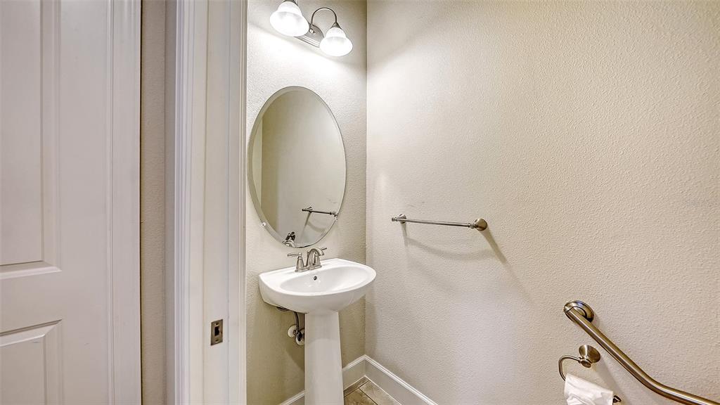 Sarasota, Florida, 34231, United States, 2 Bedrooms Bedrooms, ,3 BathroomsBathrooms,Residential,For Sale,2002128