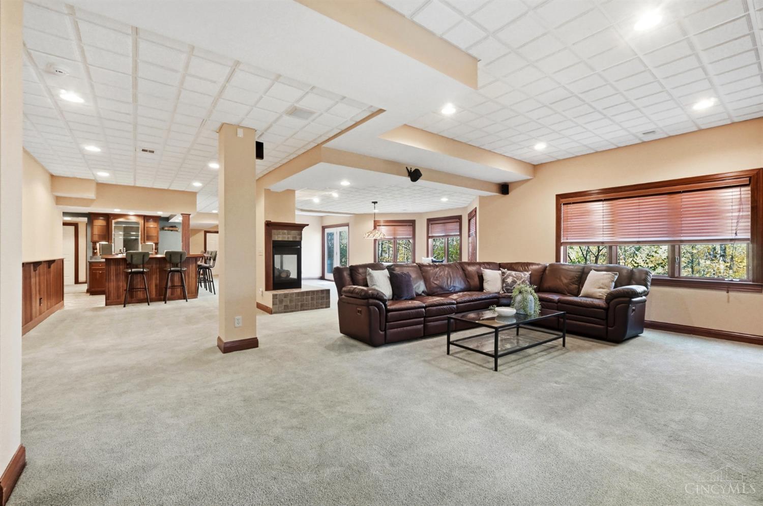 Anderson Twp, Ohio, 45230, United States, 5 Bedrooms Bedrooms, ,6 BathroomsBathrooms,Residential,For Sale,1988245