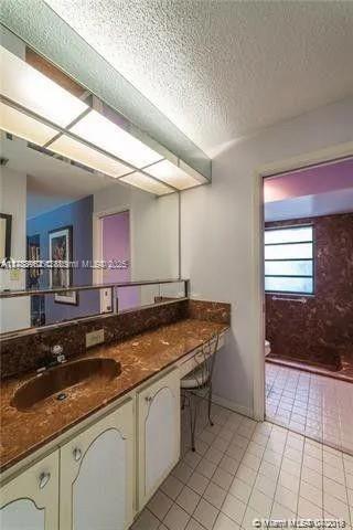 Hollywood, Florida, 33021, United States, 3 Bedrooms Bedrooms, ,3 BathroomsBathrooms,Residential,For Sale,1913231