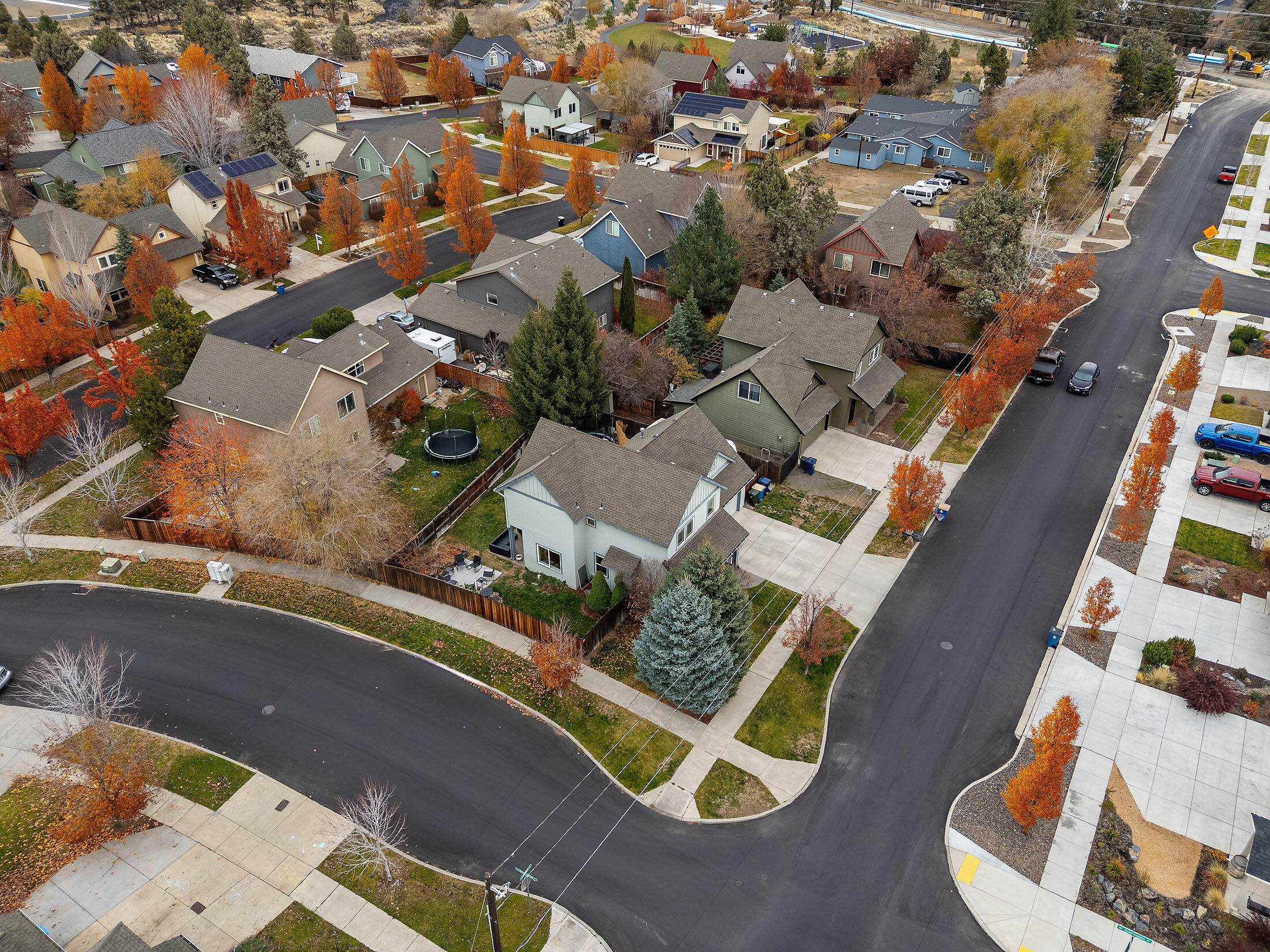 Bend, Oregon, 97701, United States, 3 Bedrooms Bedrooms, ,3 BathroomsBathrooms,Residential,For Sale,1991752