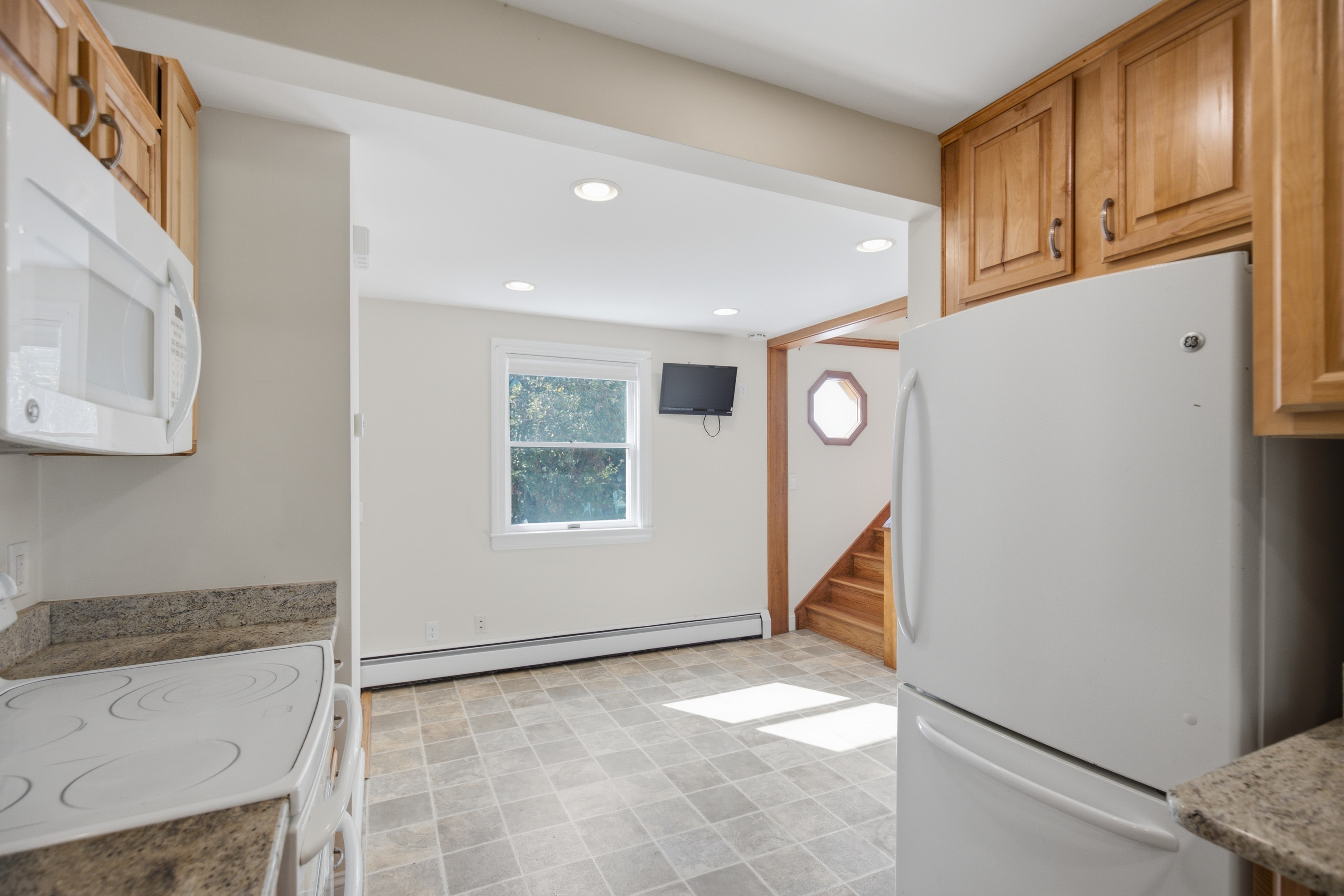  6-8 Center Pl, Stow, MA 01775 - 物件實景