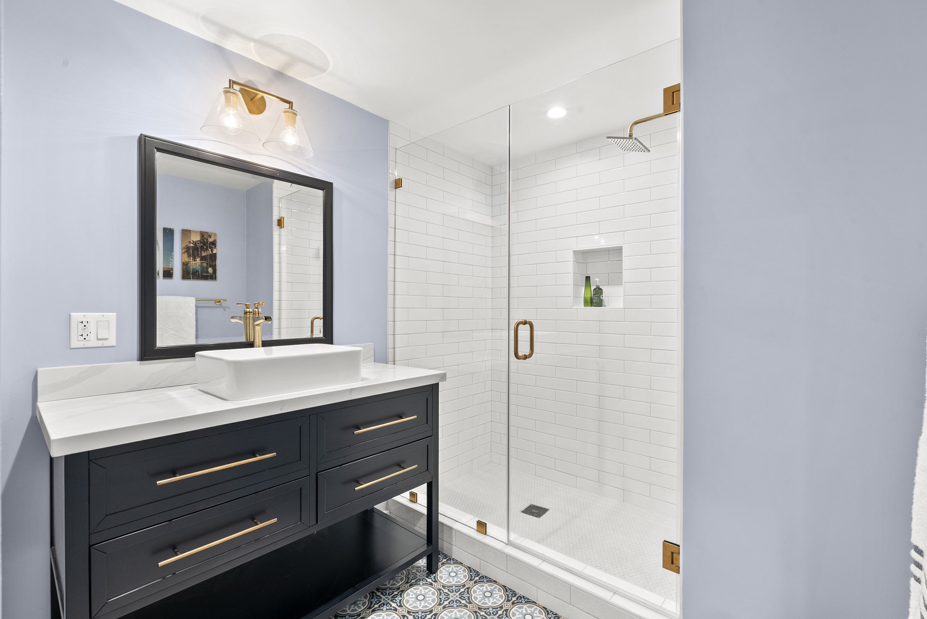  7250 Franklin Ave - 物件實景