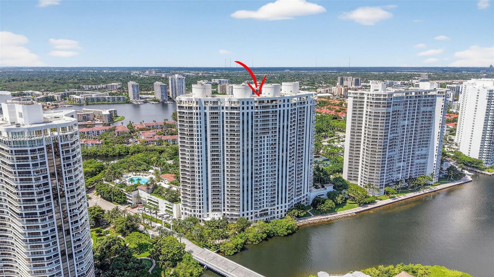 Aventura, Florida, 33160, United States, 3 Bedrooms Bedrooms, ,4 BathroomsBathrooms,Residential,For Sale,1942054