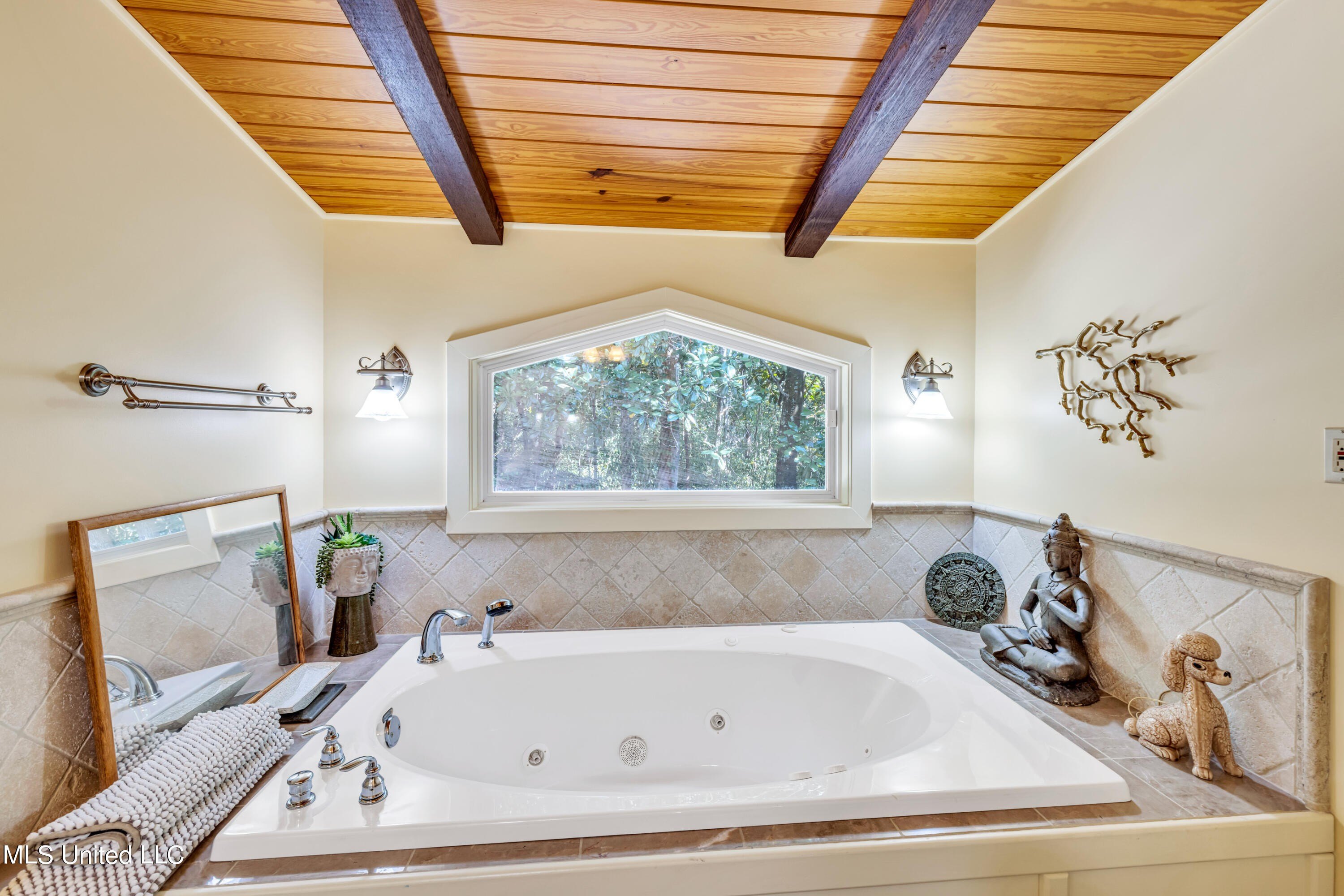 Ocean Springs, Mississippi, 39564, United States, 3 Bedrooms Bedrooms, ,4 BathroomsBathrooms,Residential,For Sale,1942785